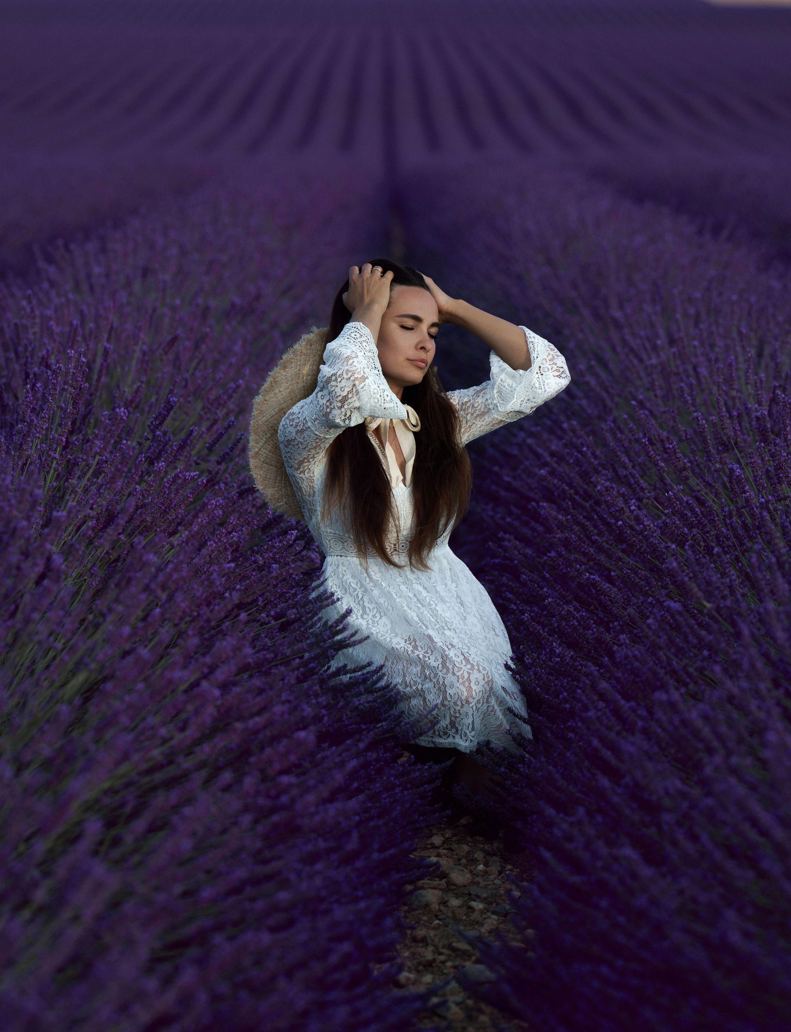 « coucher du soleil en Provence: Anna et la Provence dans l’objectif ». Photos by Vechkaeva