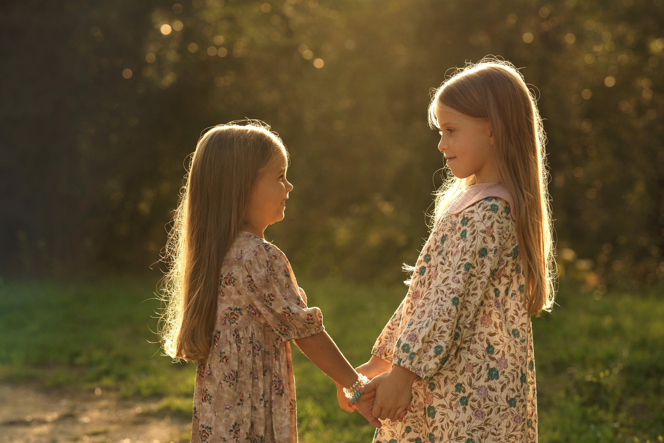 « moments de bonheur familial: séance photo dans la forêt d’automne ». Photos by Vechkaeva