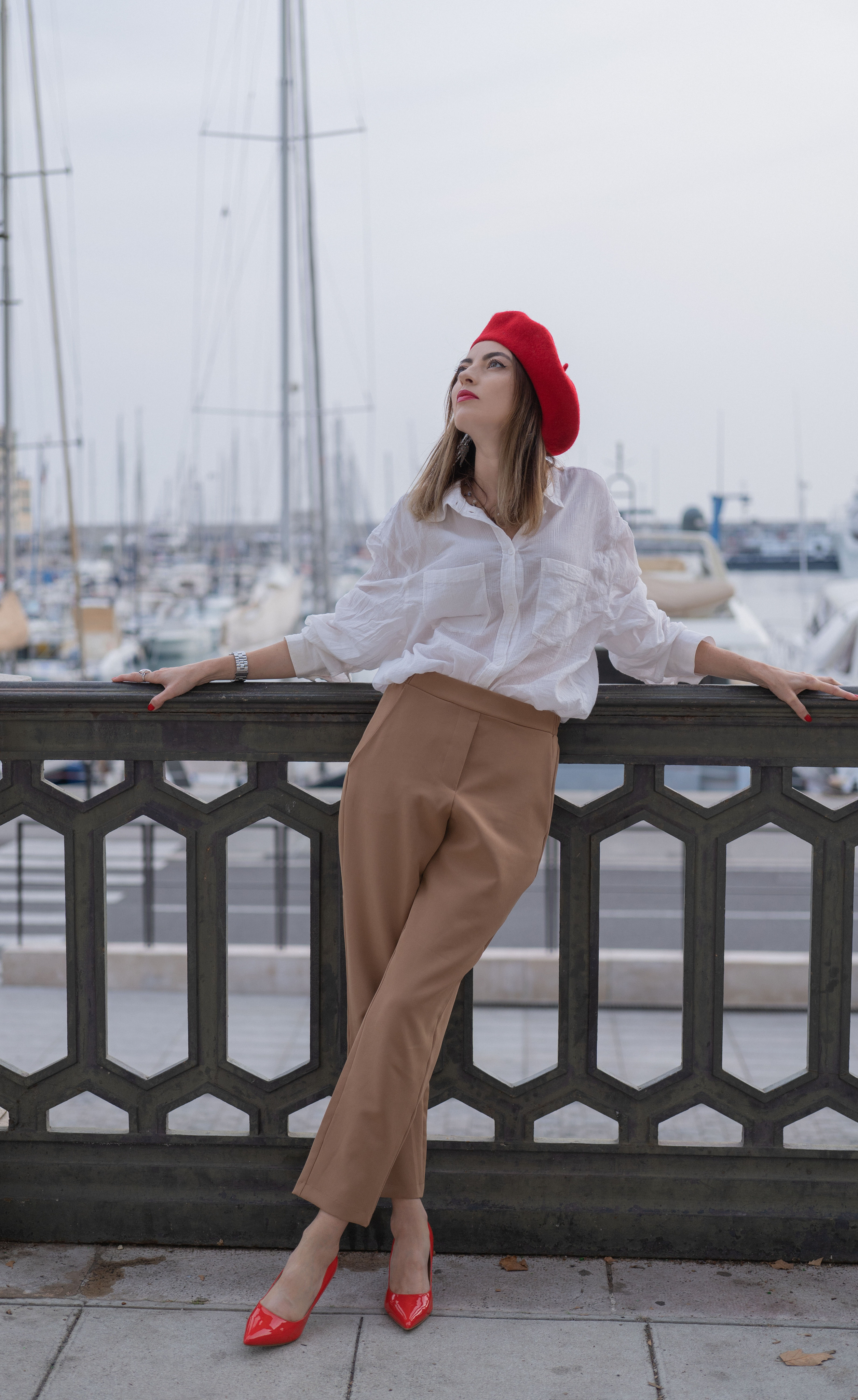 « Франция ей к лицу ». Главная