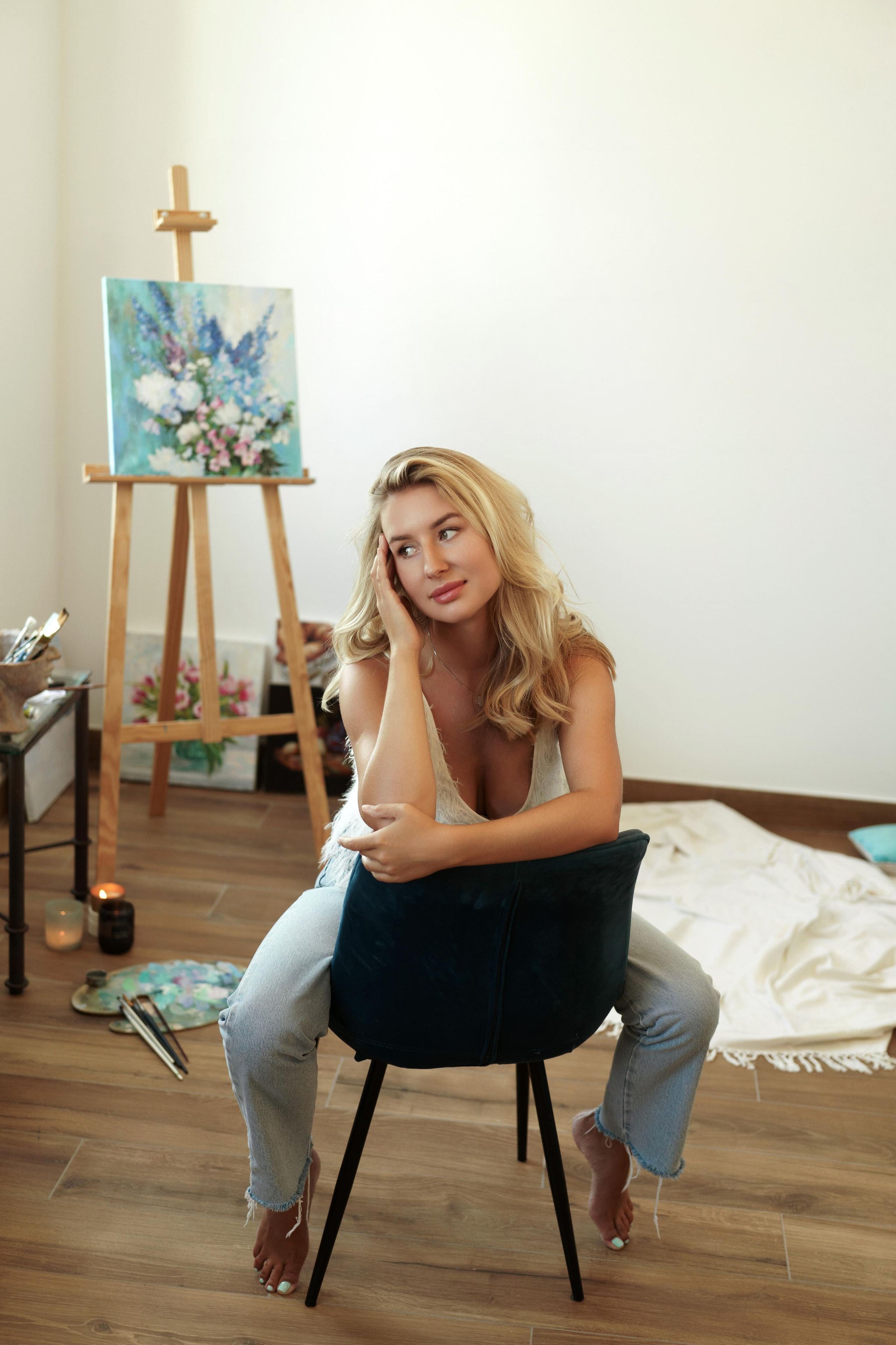 « художница и ее палитра: фотосессия творчества ». Главная