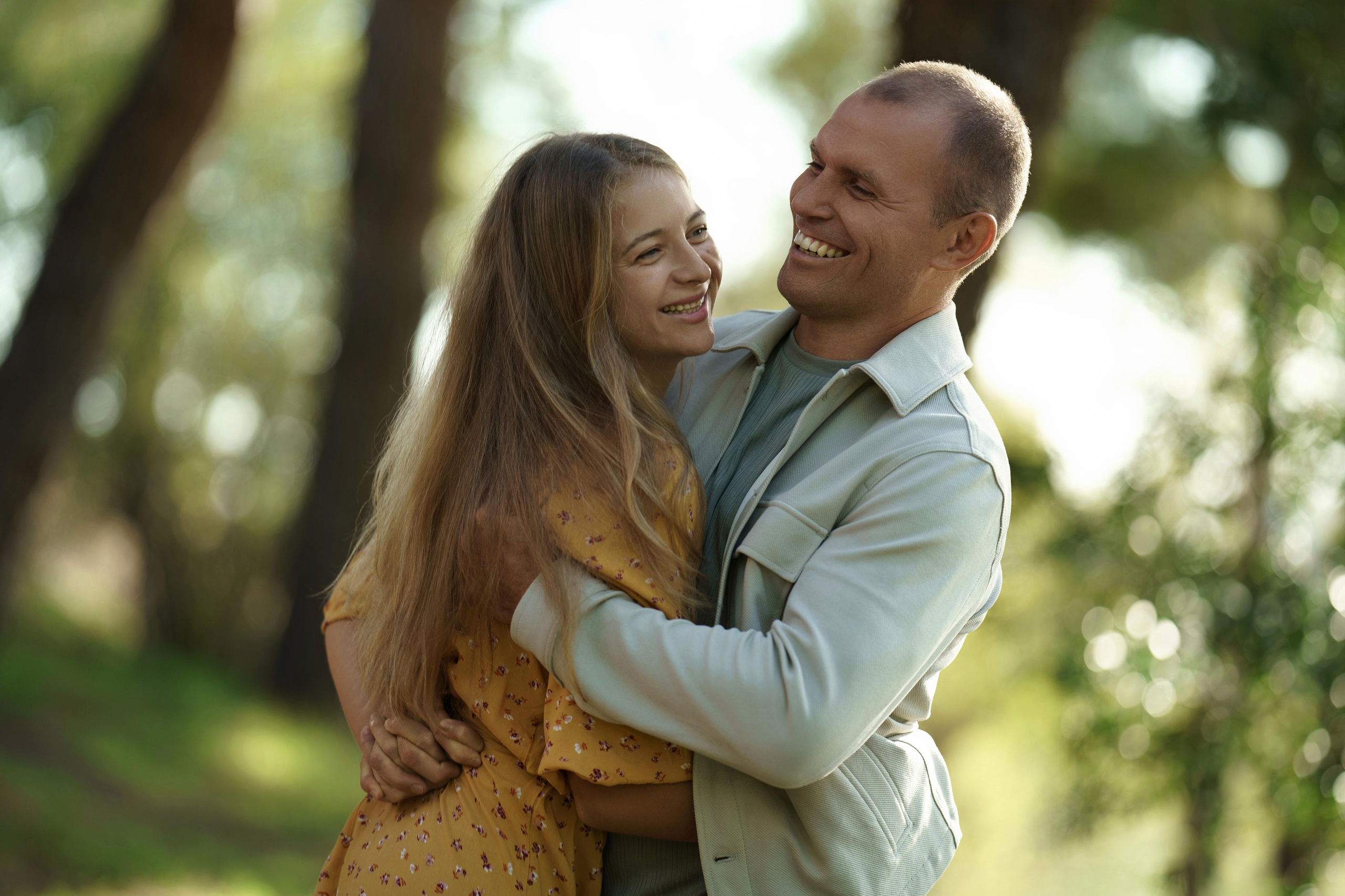 « moments de bonheur familial: séance photo dans la forêt d’automne ». Photos by Vechkaeva