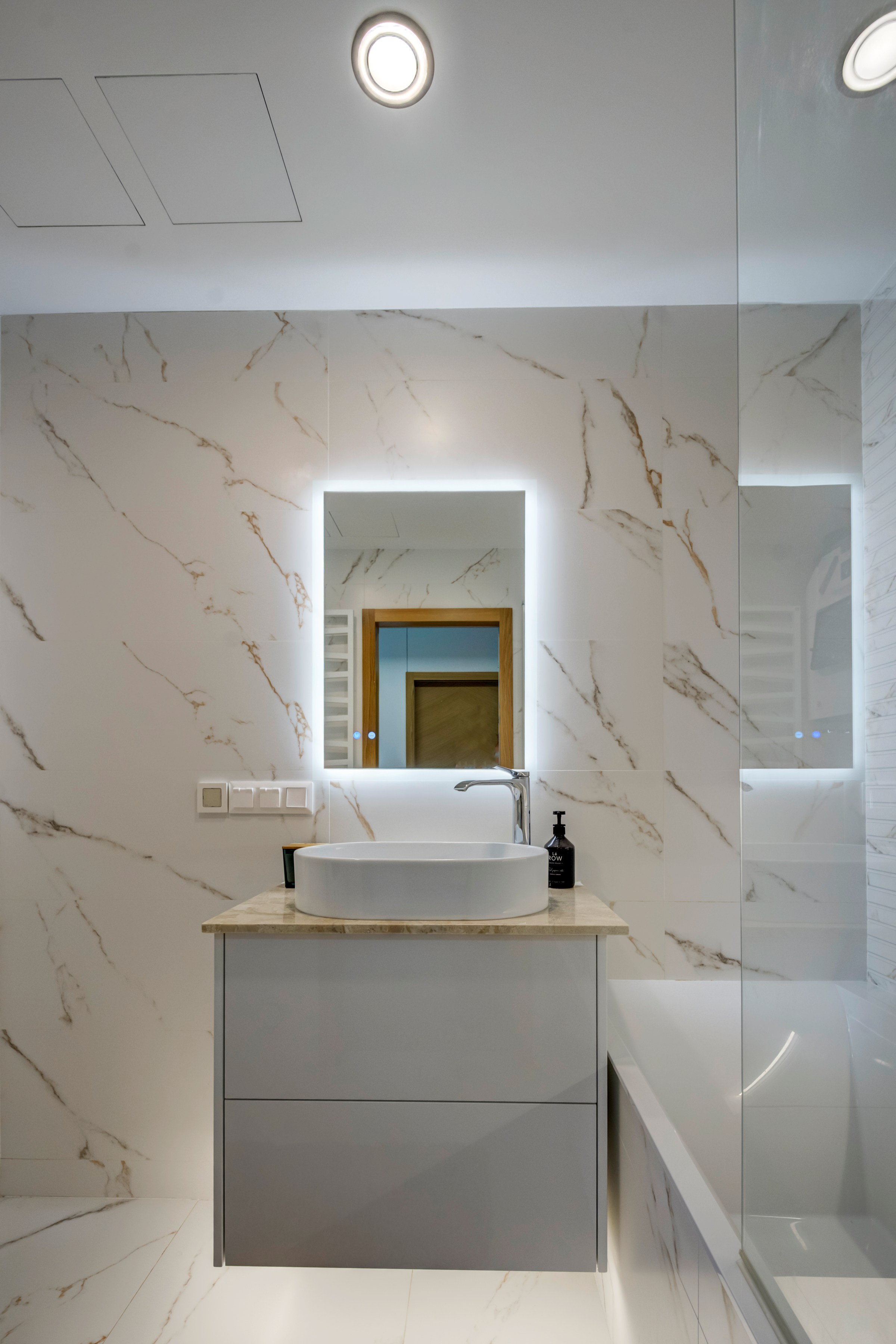 Gilužio g. 49, 2k. butas prie ežero. Elina Sapiega fotografė Vilniuje