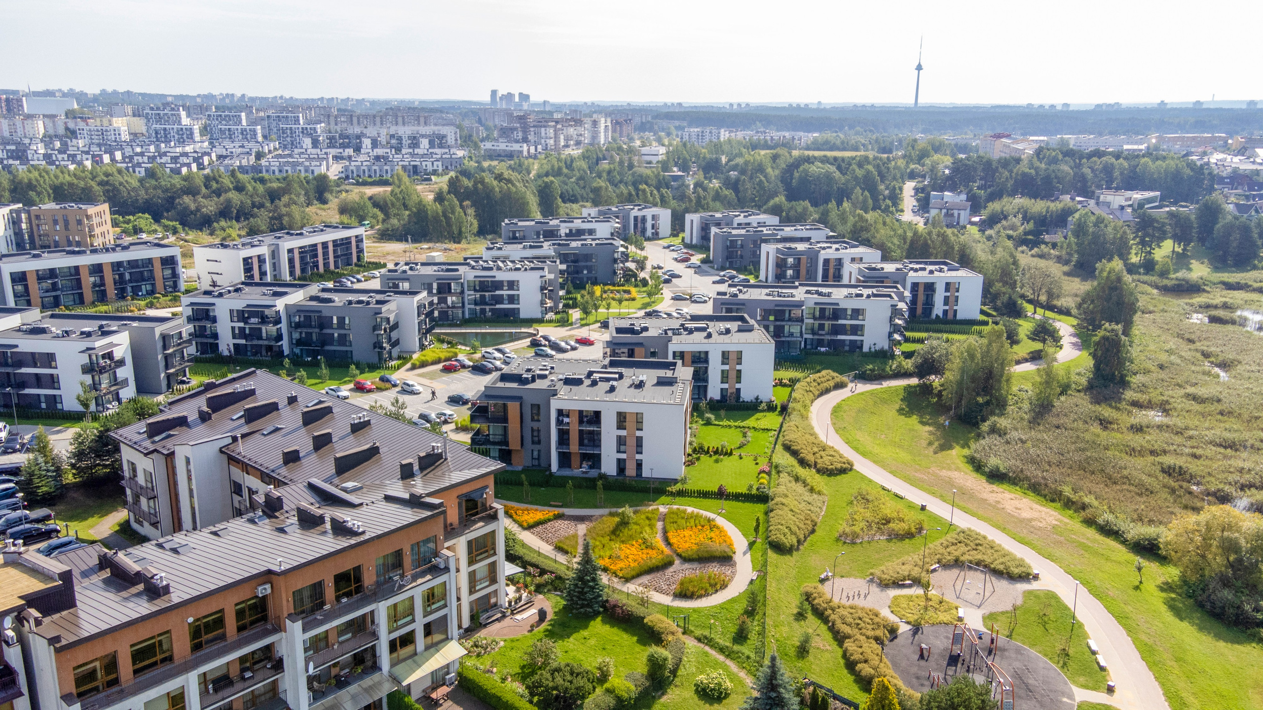 Gilužio g. 49, 2k. butas prie ežero. Elina Sapiega fotografė Vilniuje