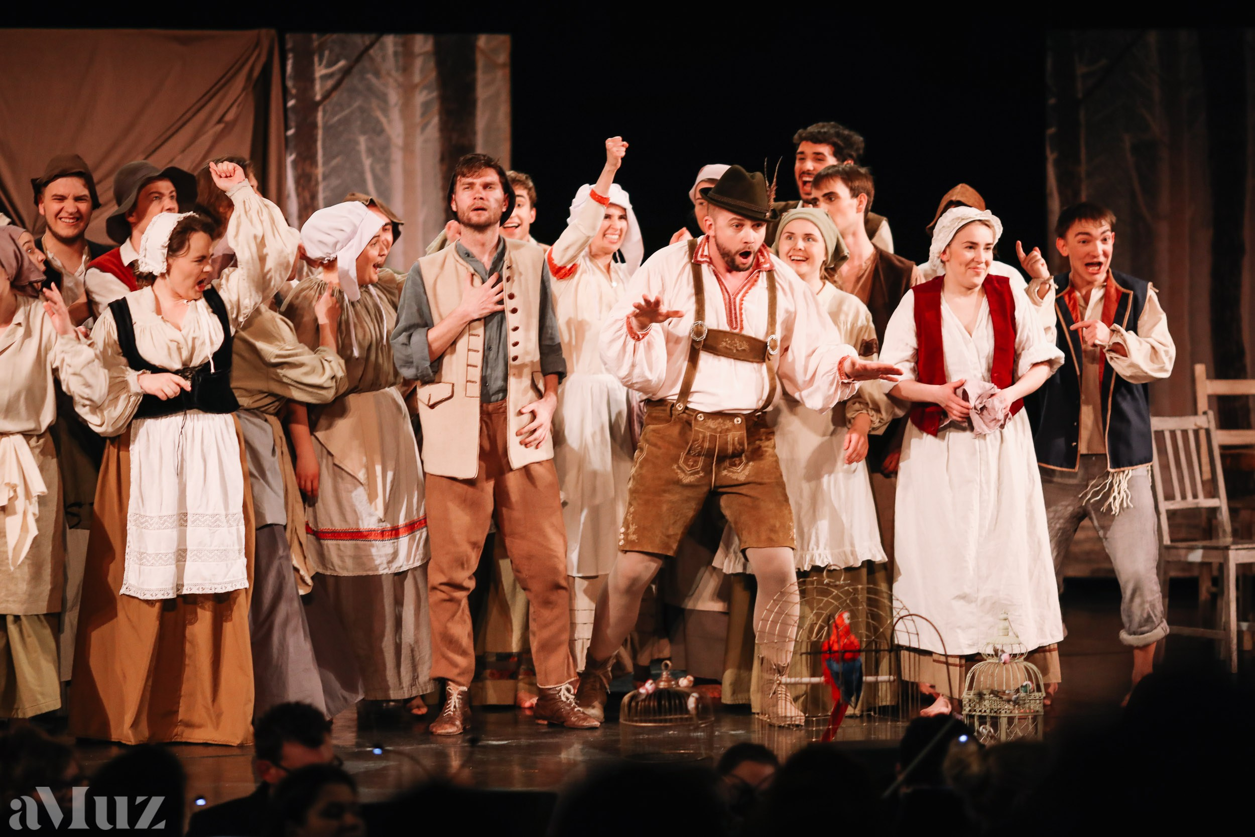 Opera Łąkowa. Fotograf Ślubny Warszawa - Sesje Biznesowe Rodzinne Eventy