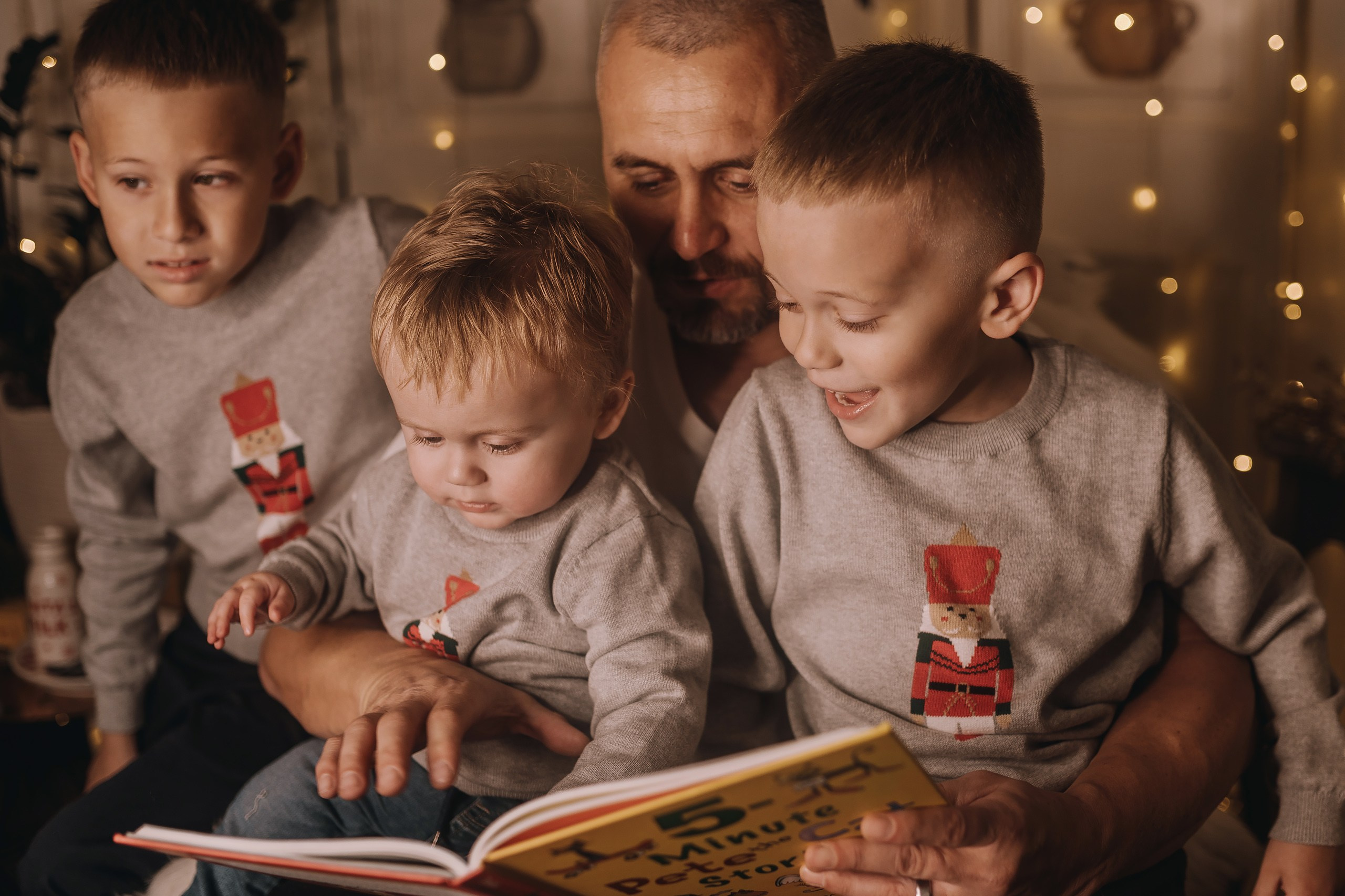 26.11.2023 Christmas Photoshoot. Wedding family event photographer in Chicago Nick Yushevich