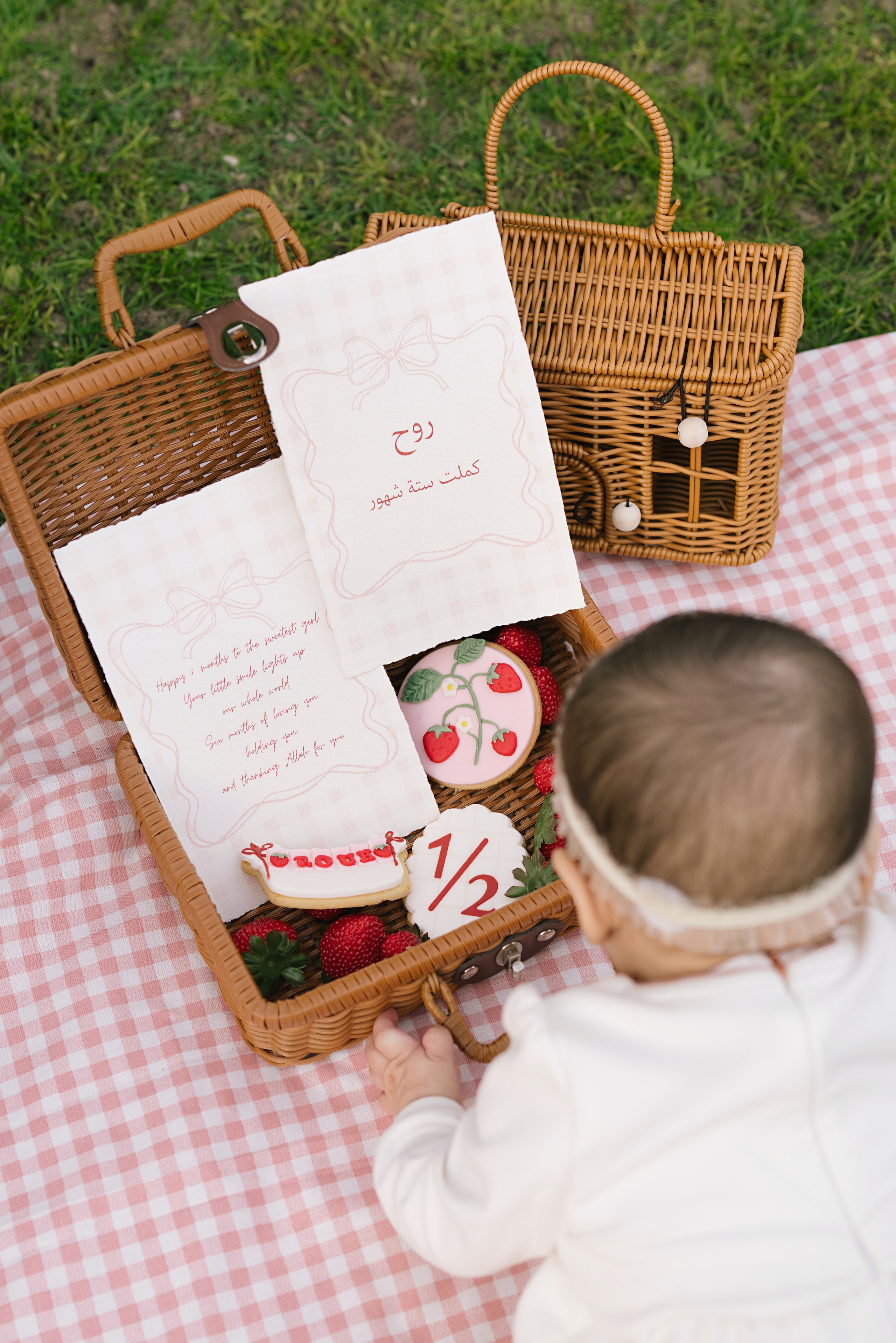 SITTER PHOTOGRAPHY. Newborn, Sitter and Cake Smash Photographer in Doha, Qatar