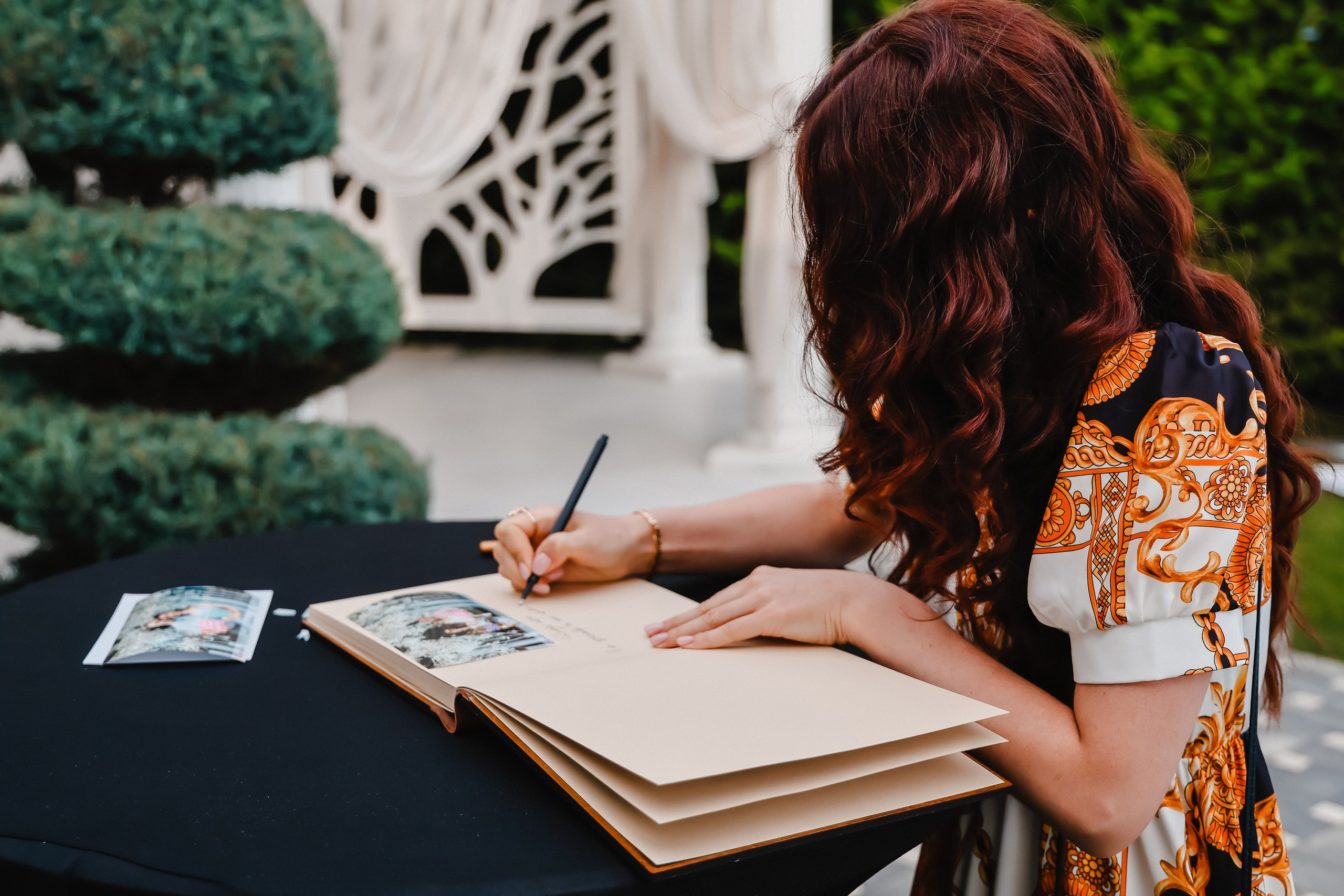 Cabina foto | EventBox.md | Cabina foto pentru nunta ta. Standart Studio - Servicii foto video pentru nuntă în Moldova Chișinău