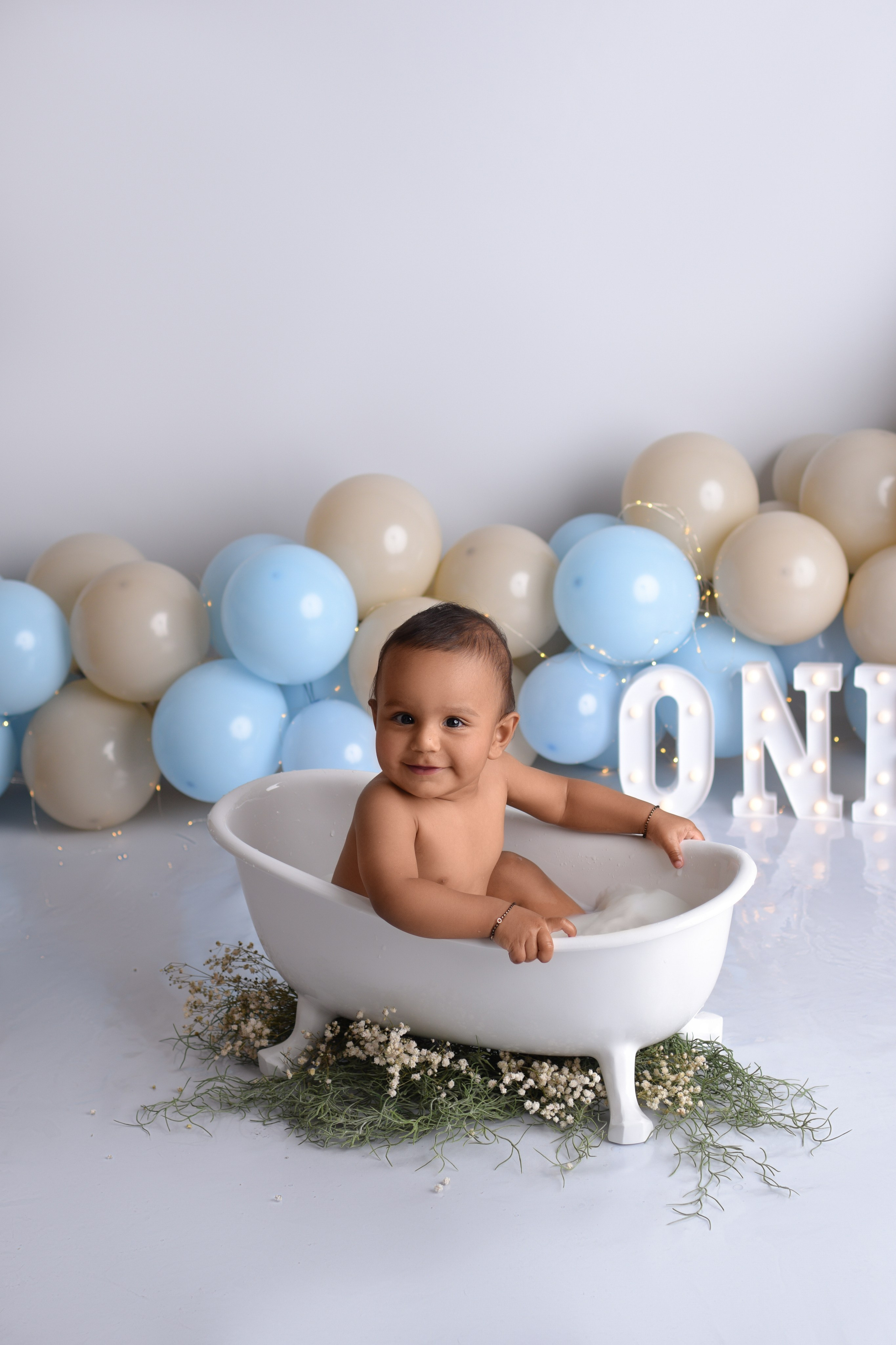 Cake Smash Fotoshooting zum ersten, zweiten Geburtstag. Neugeborene, Baby Fotografin in Düren (NRW) - Vitalina Unruh