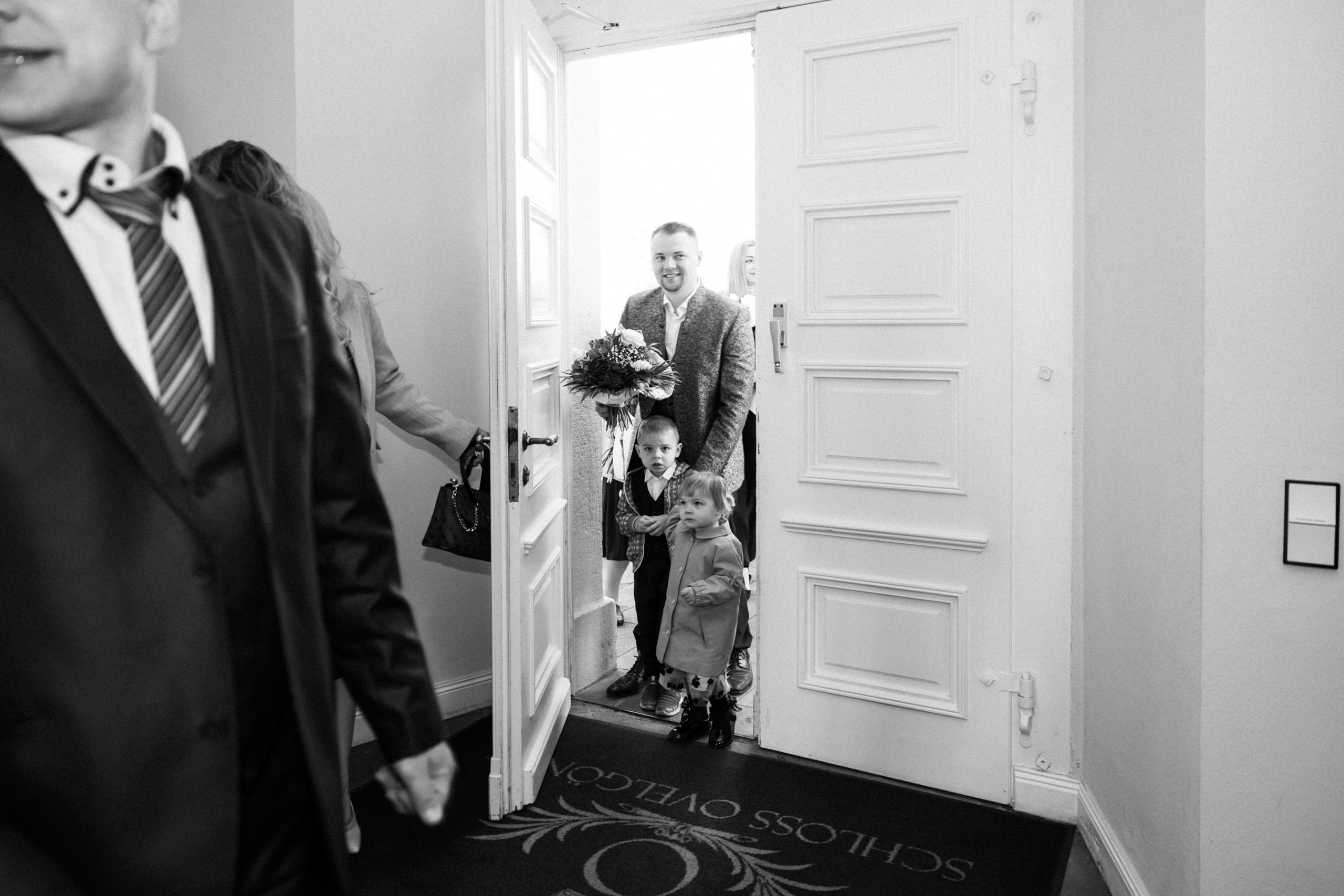 Standesamtliche Trauung Ovelgönne – Natürliche Hochzeitsfotos & Emotionale Reportagen!. Hochzeitsfotografin in Gütersloh | Authentische Hochzeitsreportagen | TK Photographie