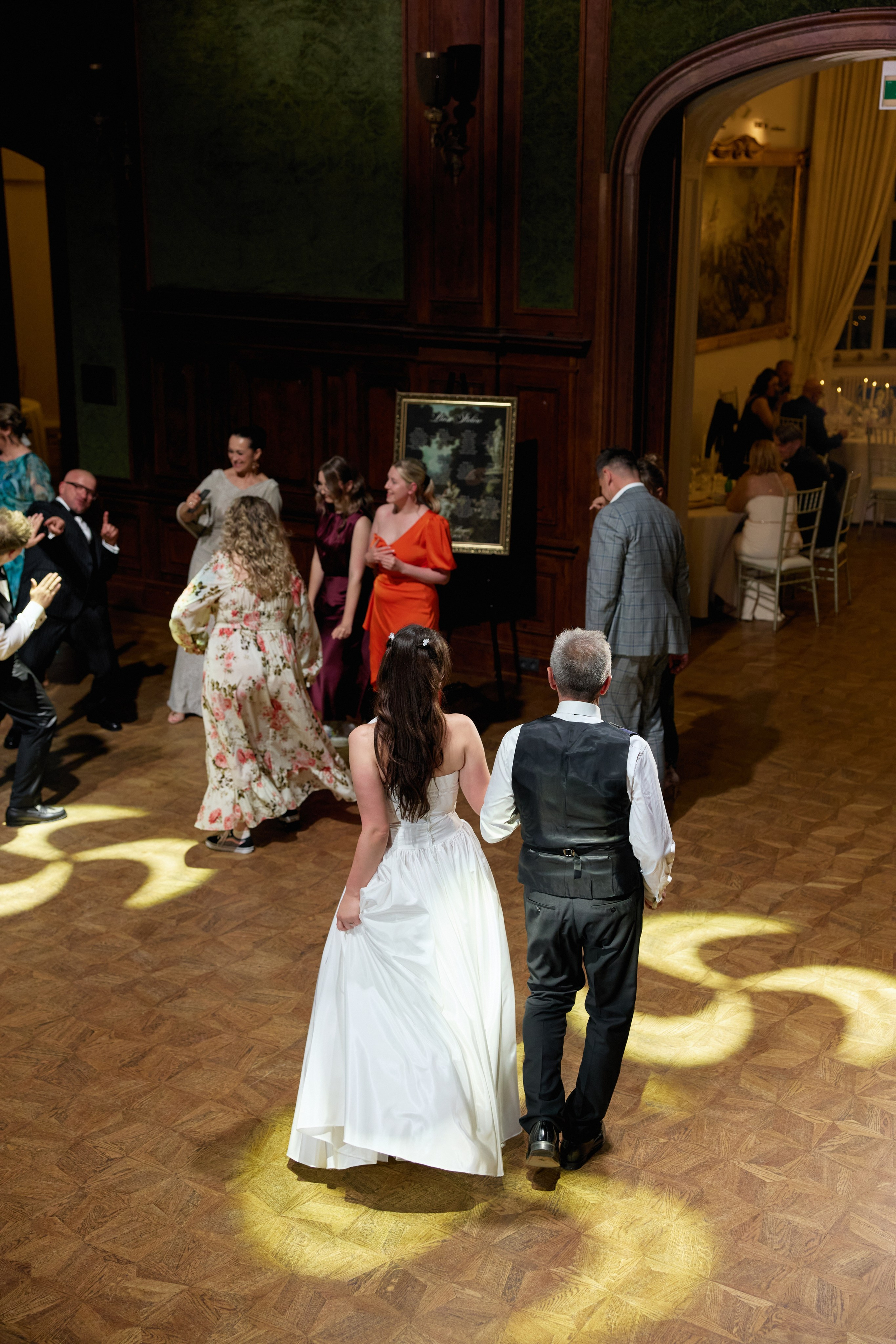 Wiktoria & Kacper. Pałac Goetz. Fotograf ślubny i rodzinny w Krakowie Yana Klymova