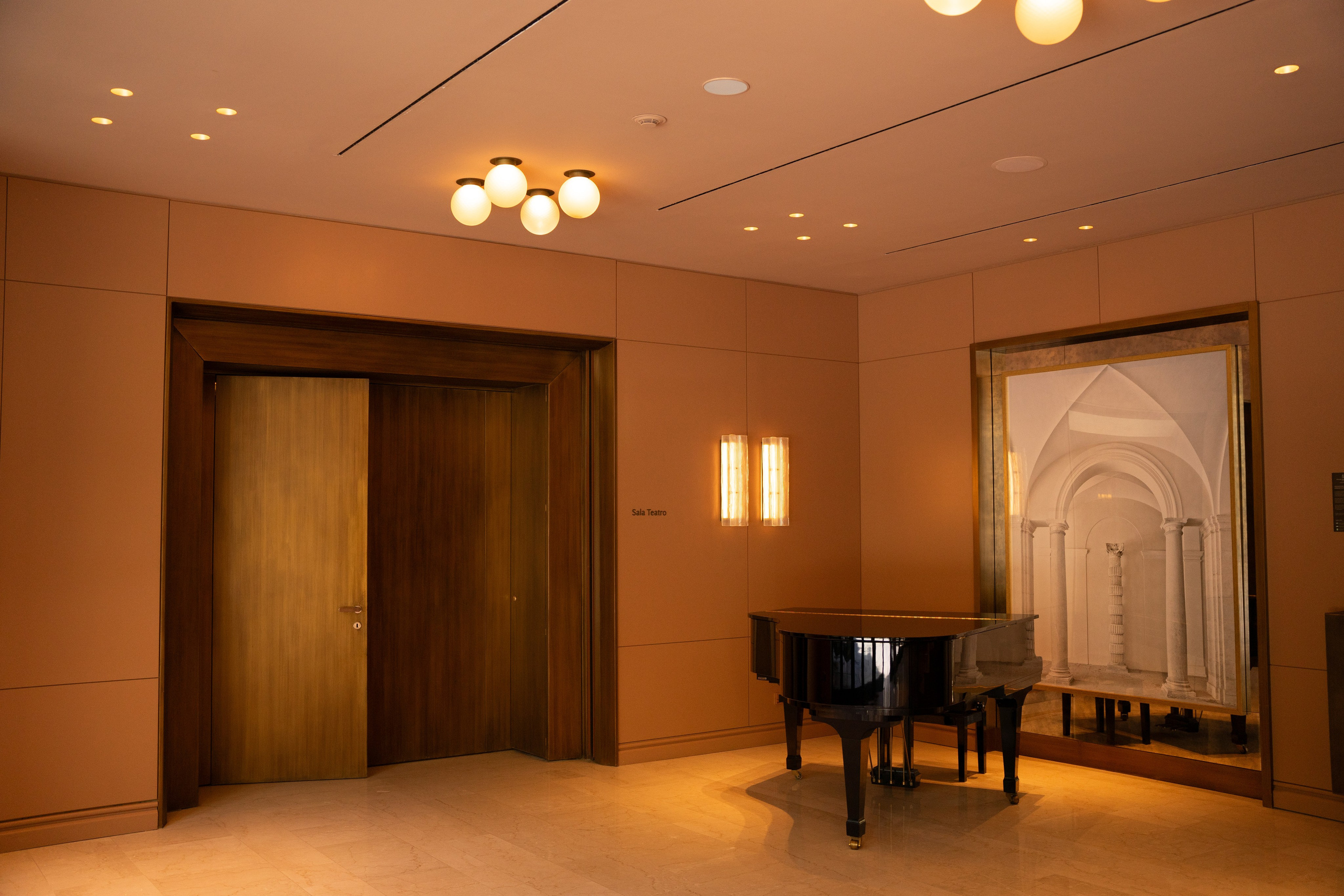 Four Seasons Milan. Hotel and travel photographer