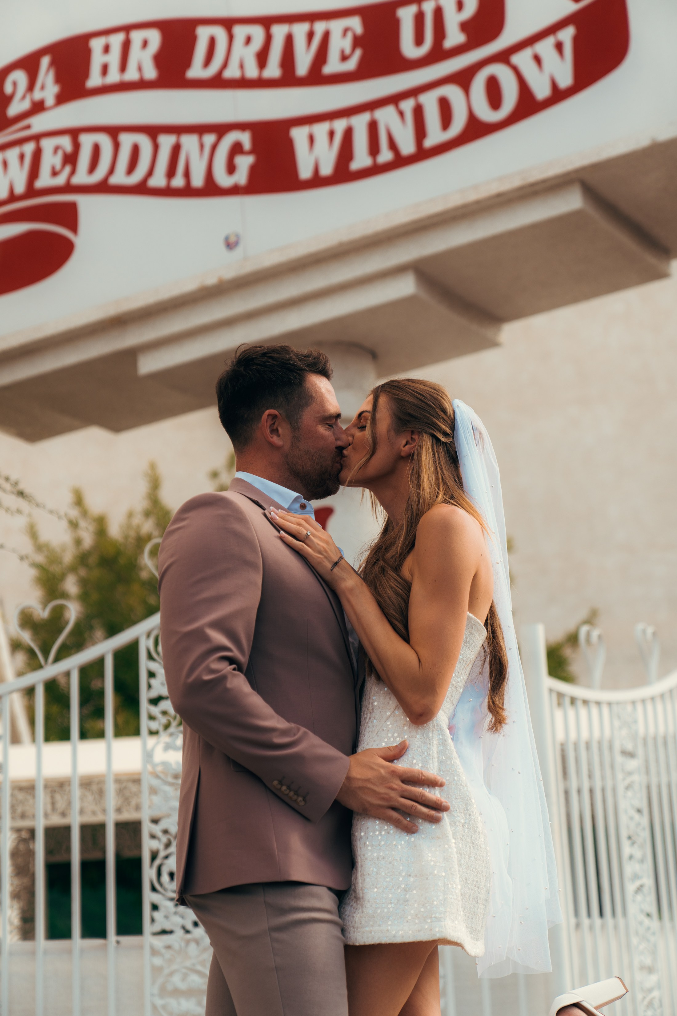 Chelsea&Craig. 9.3.24. Wedding & elopement photographer Viktoriya Kravtsov. Las Vegas