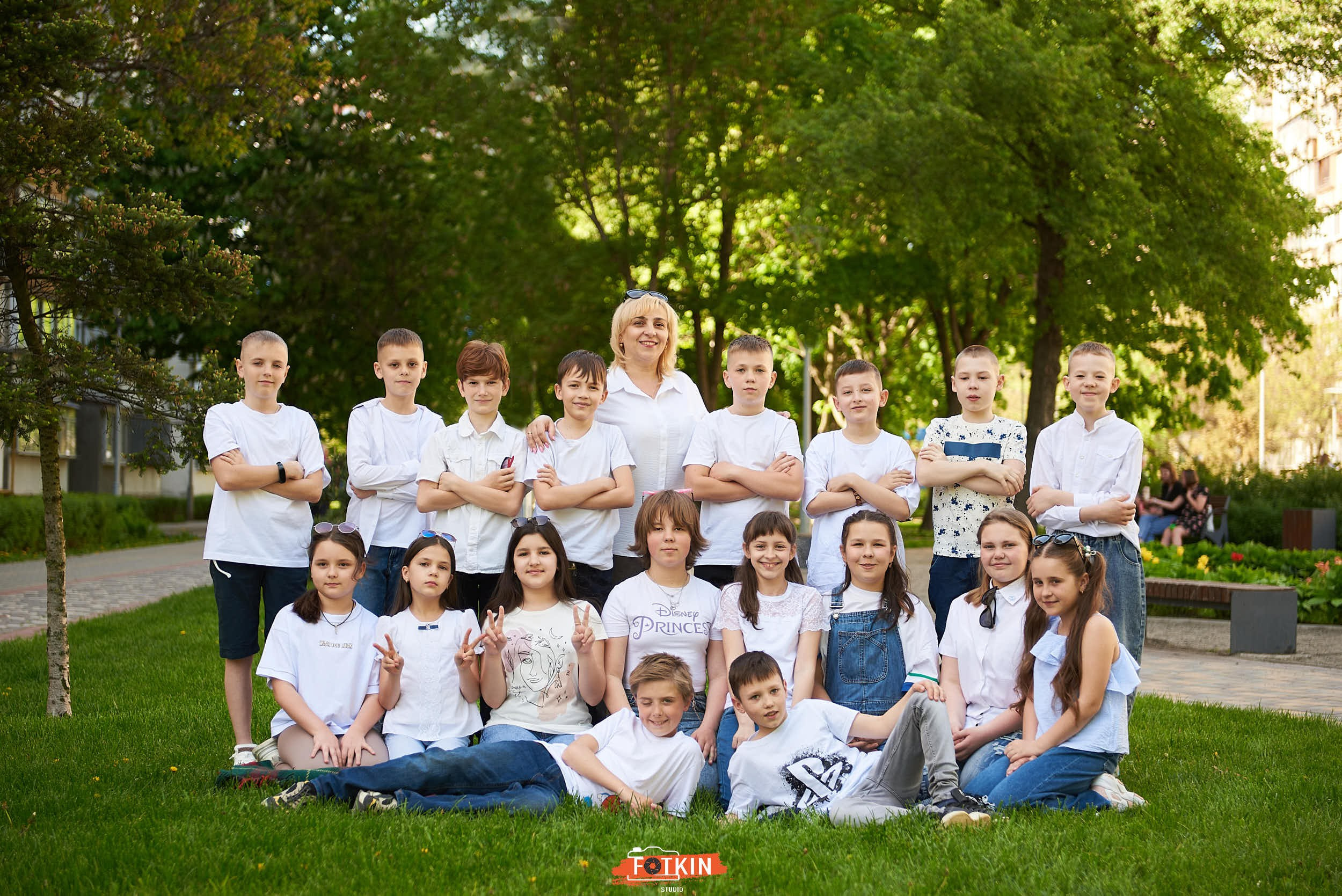 Випускні фотоальбоми для 4 класу Київ та область. Випускні альбоми фотокниги Київ та Дніпро