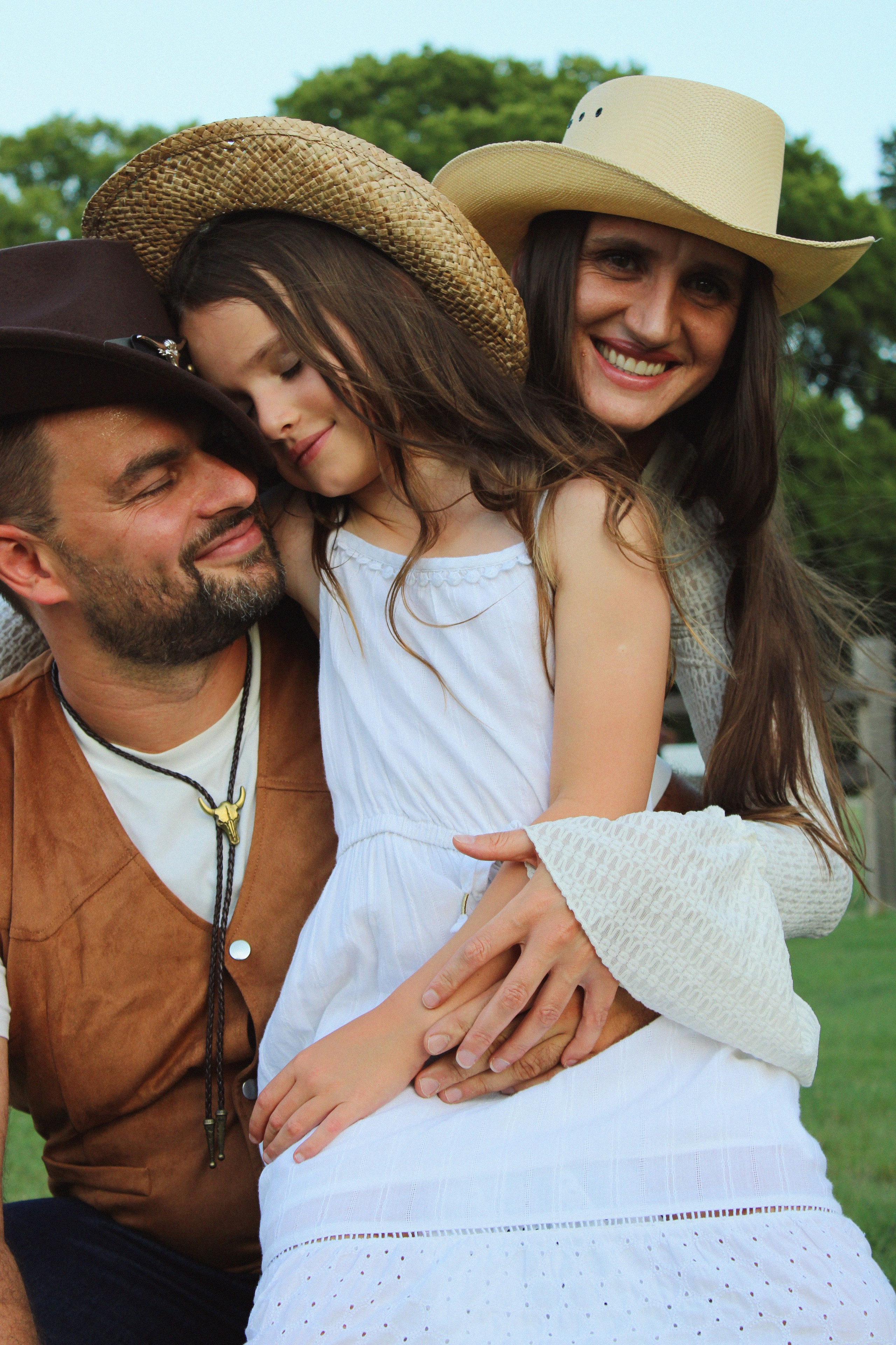 Texas Countryside Family Photoshoot in Cowboy Style. Lana Petrychenko — Portrait & Family Photographer. Valencia, Spain