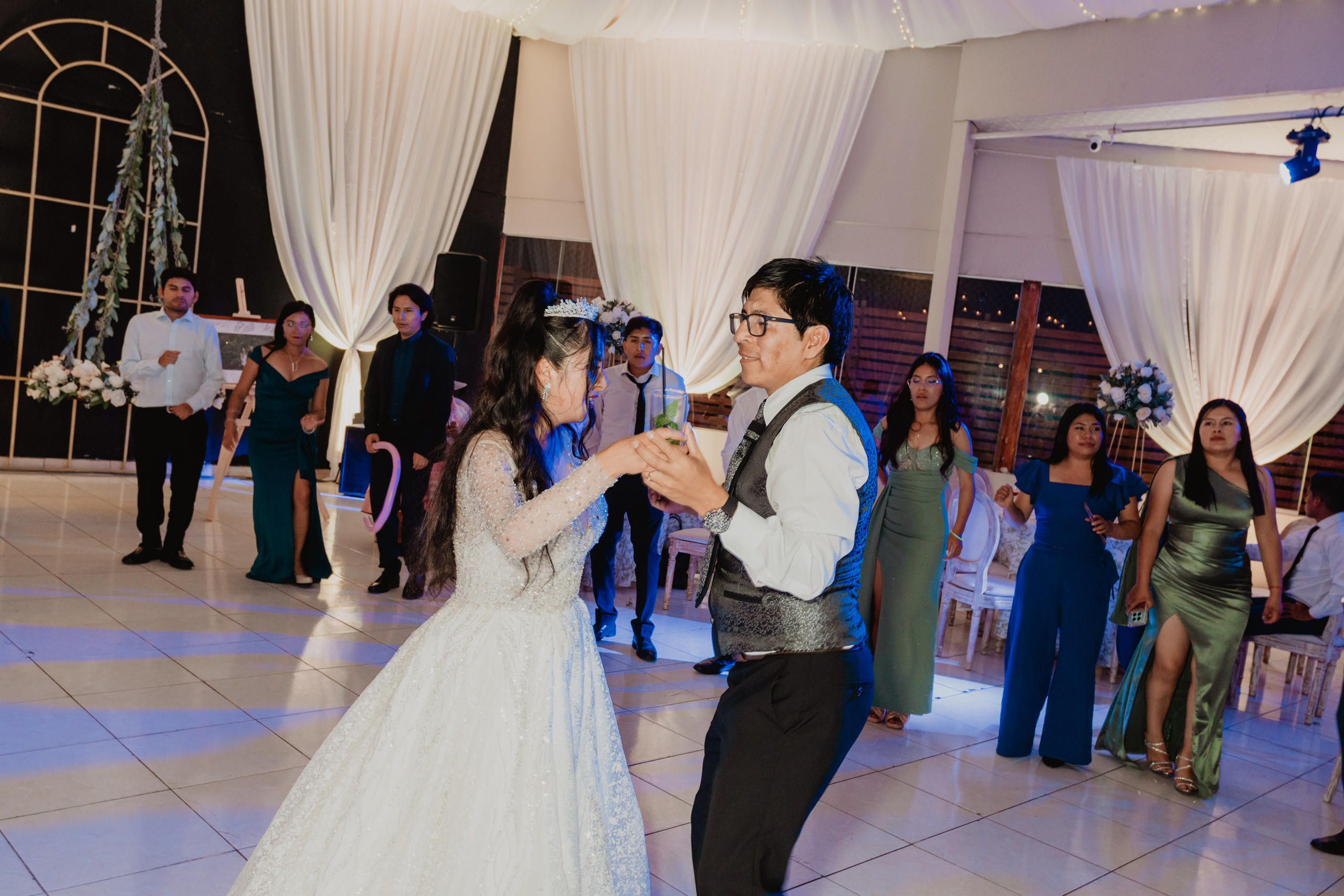 FERNANDO + MARIBEL | BODA RELIGIOSA. Studio KVTA | Fotografía y Video de Bodas en Arequipa