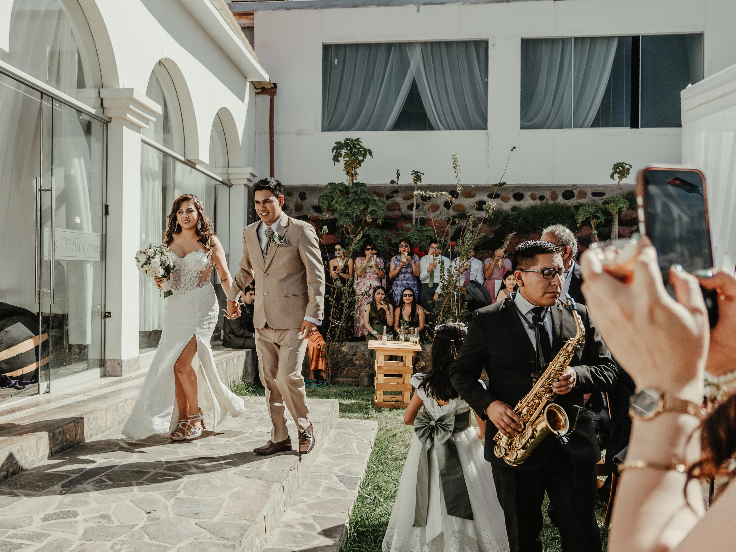 CARLA Y MARIO BODA RELIGIOSA. Studio KVTA | Fotografía y Video de Bodas en Arequipa