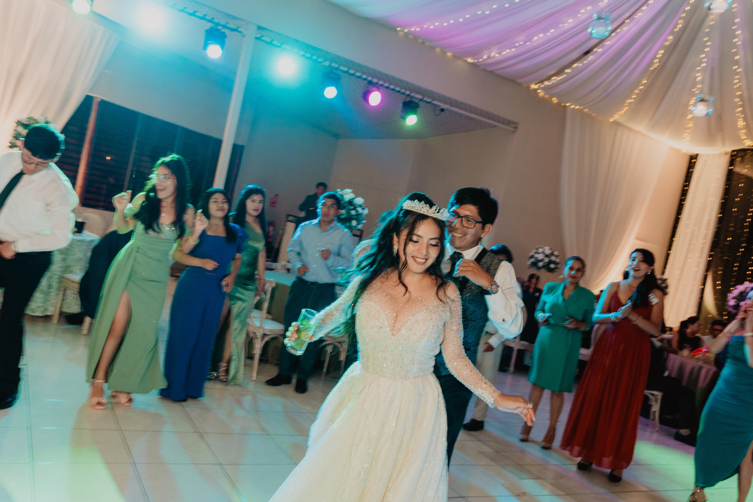 FERNANDO + MARIBEL | BODA RELIGIOSA. Studio KVTA | Fotografía y Video de Bodas en Arequipa