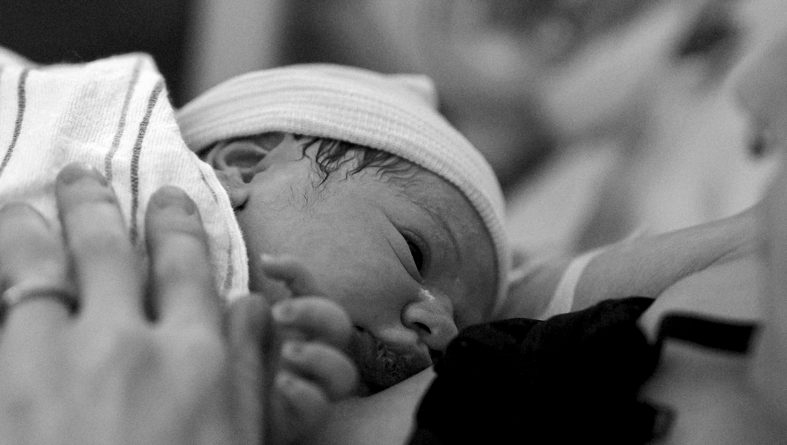 Hospital Birth Photography. Alisa Tant — Family and newborn photographer Bucks County, Montgomery county, Philadelphia, NJ