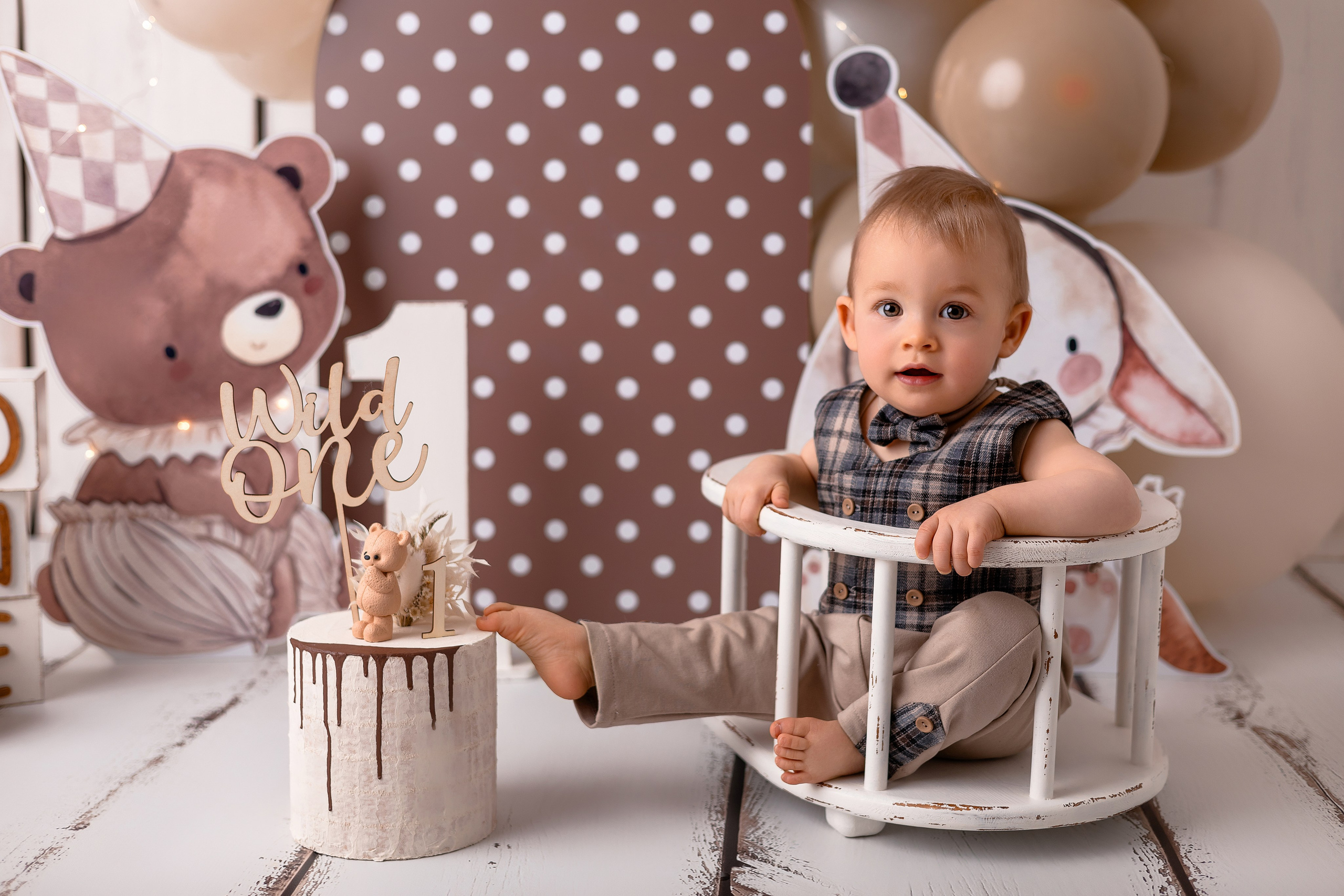 Erste Geburtstag „Cake Smash“. Neugeborene- Schwangerschaft- und Kinder Fotografin in Lehre