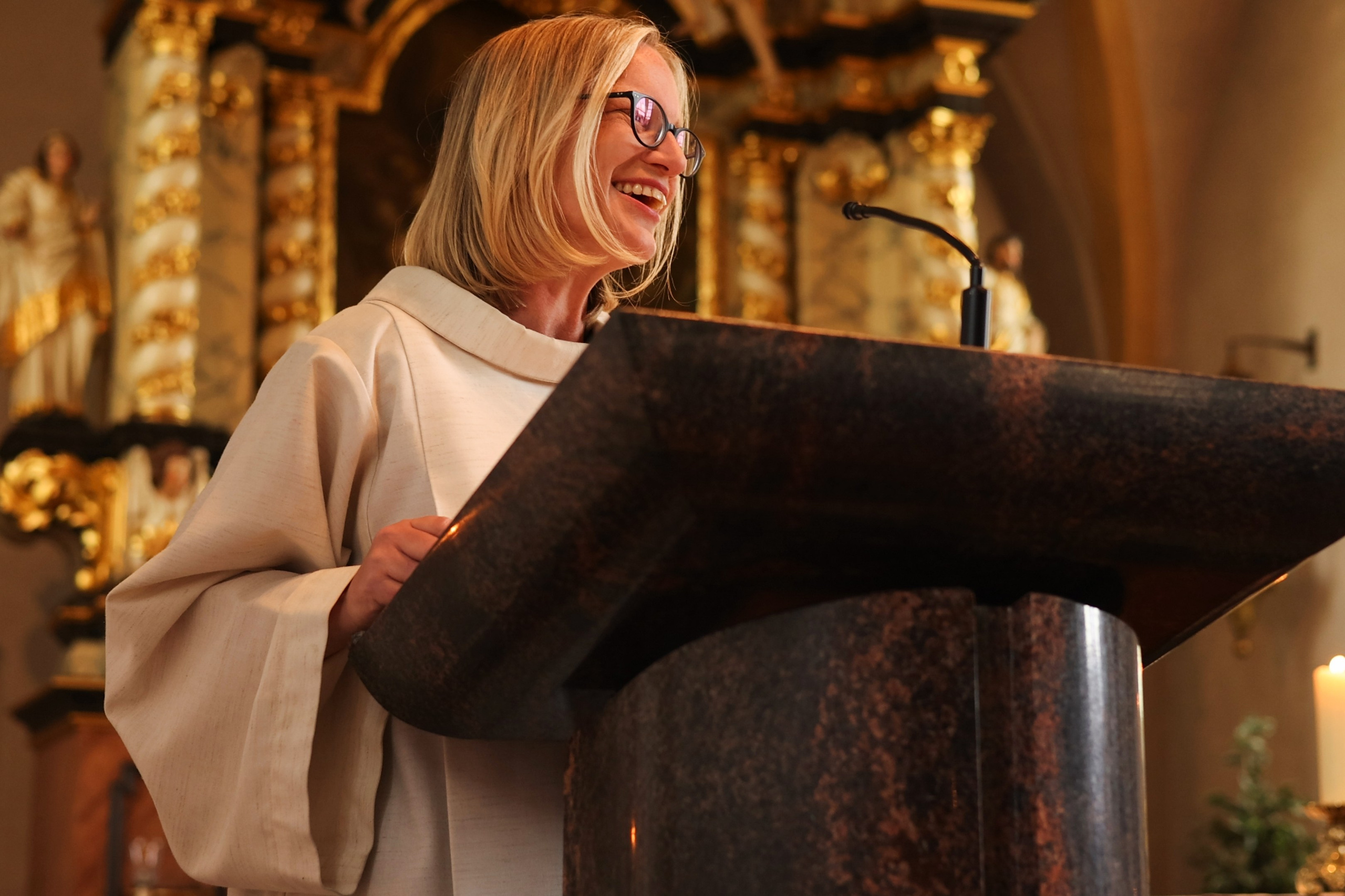 Tanja & Thomas, Kirche. Fotografin und Videografin im Raum Osnabrück und Emsland Alla