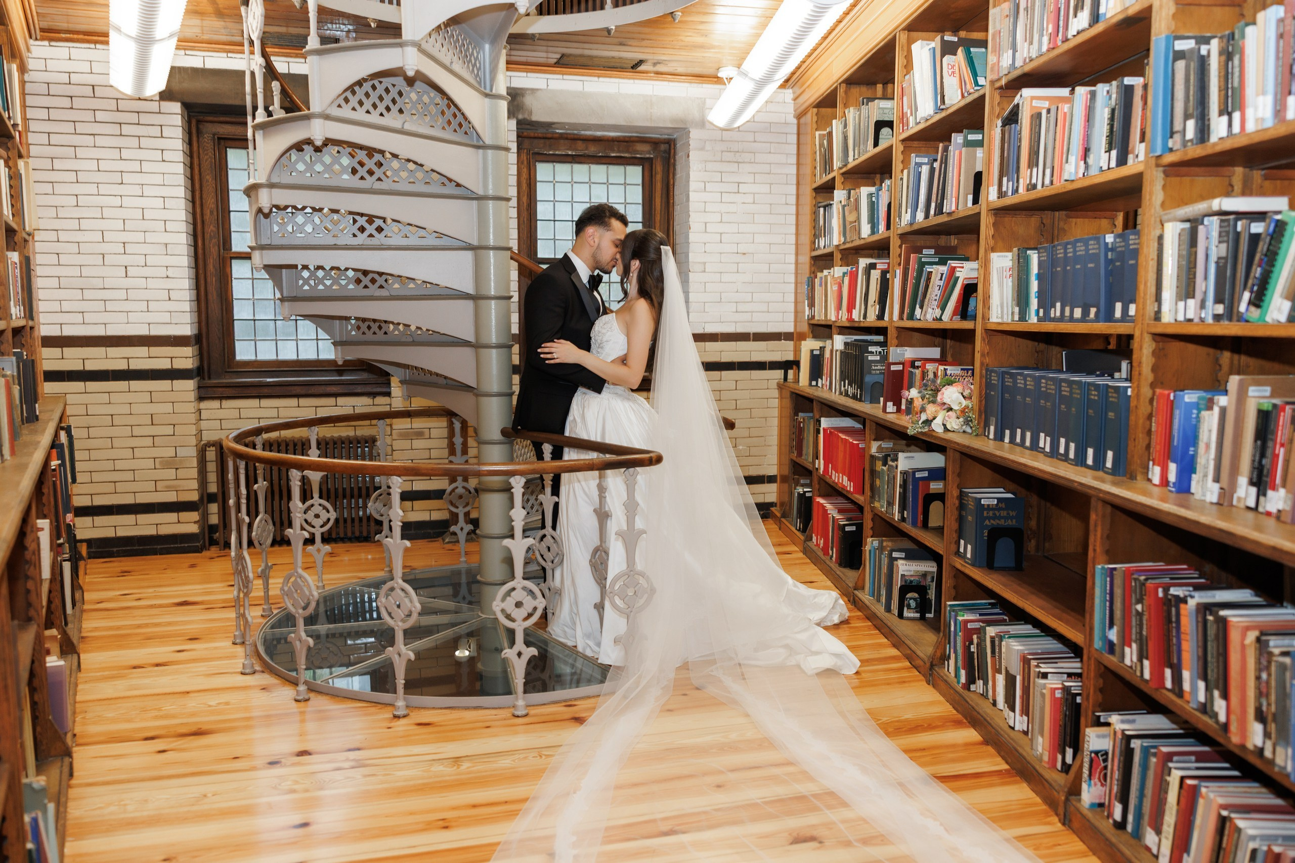 Jewel and Geovany. Wedding Photo & Video