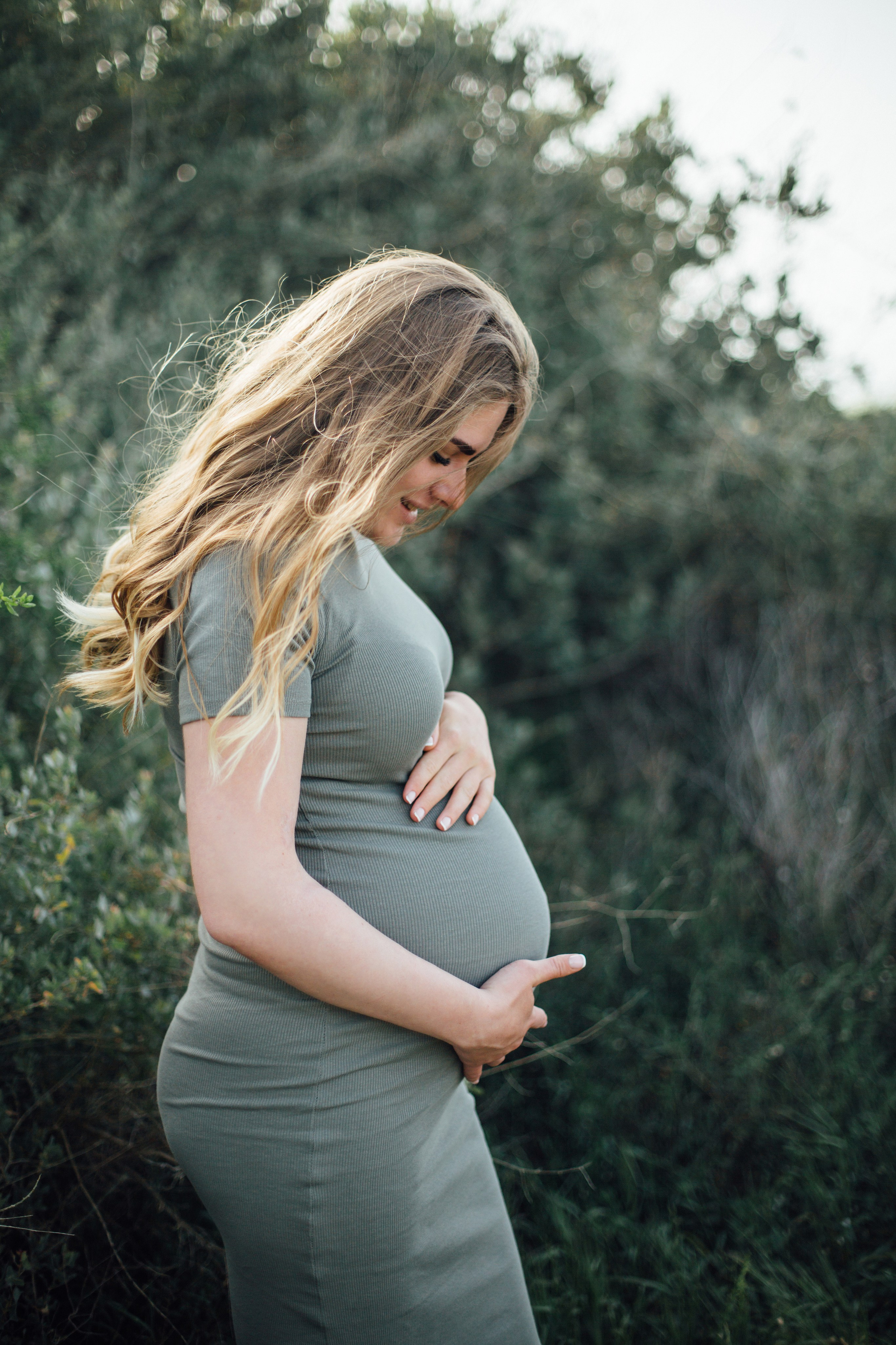 Sasha & Inna at HaBonim beach. Family photographer in Israel