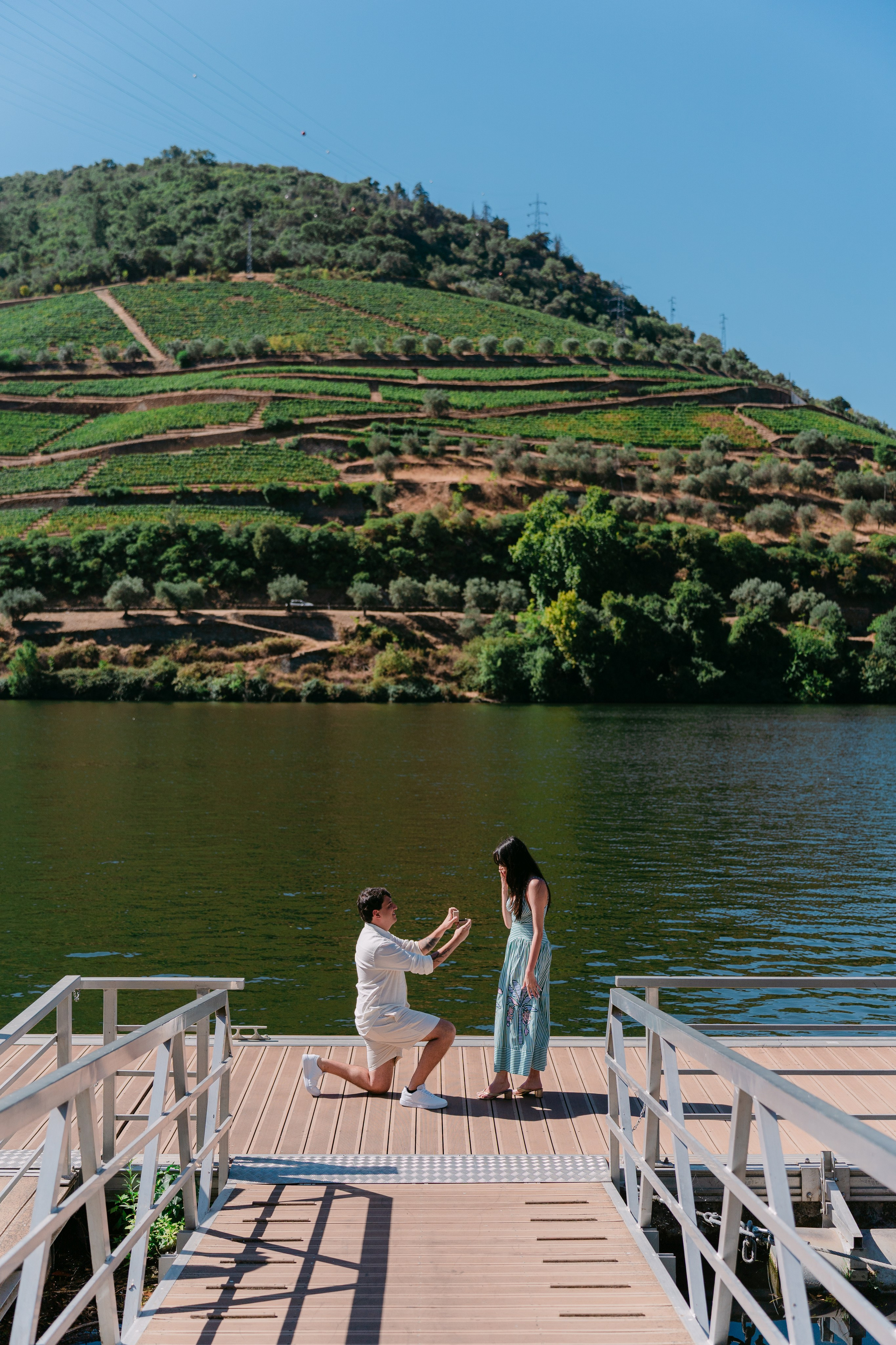 Wedding Proposal at Douro Valley — Arthur & Ana. Wedding & destination wedding photographer in Porto, Portugal — Davi Valente | Lisbon, Douro Valley, Rome, Tuscany & Lake Como