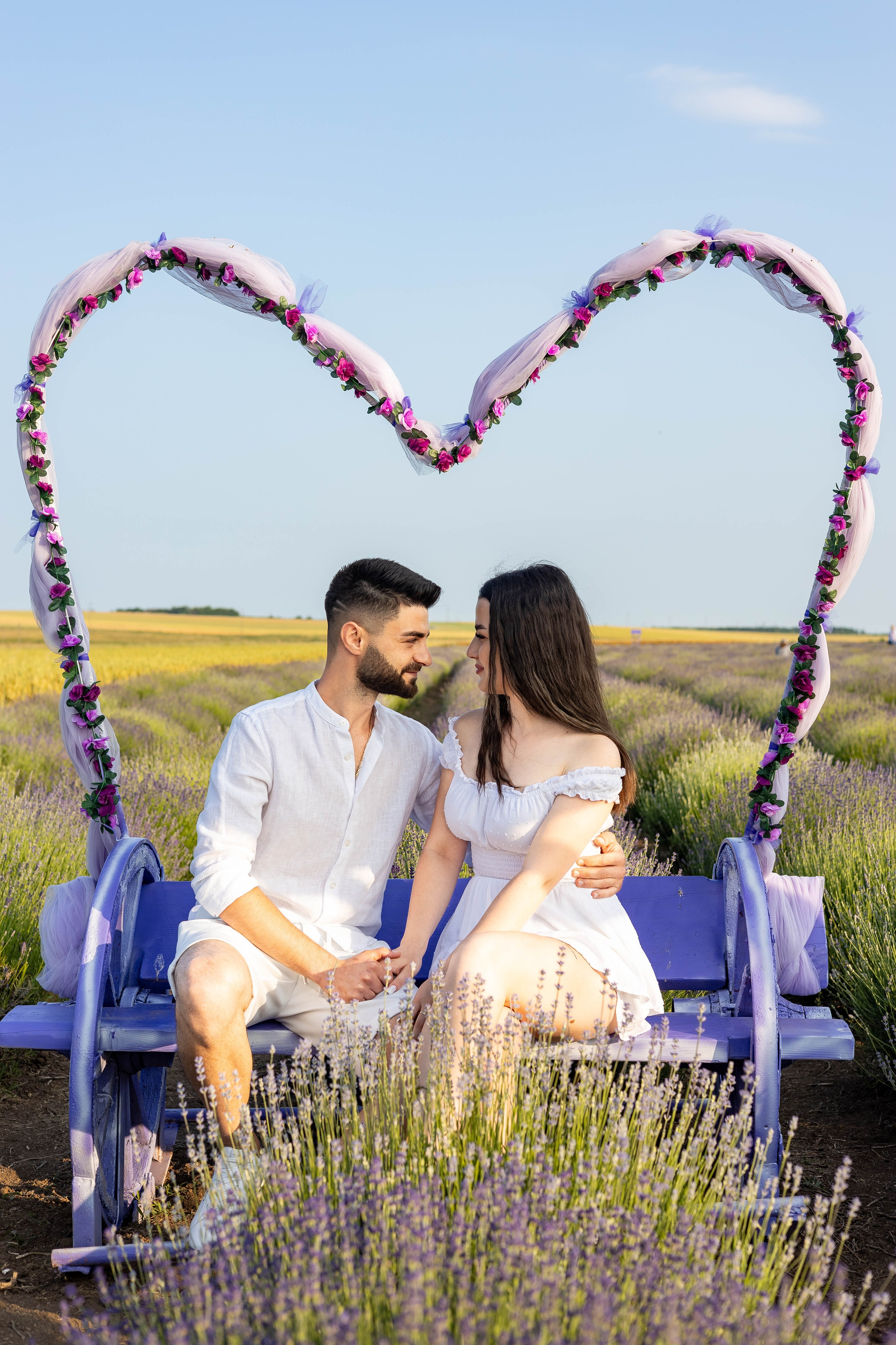 Ședință foto de cuplu în lanul de lavandă | Andrei & Bianca Photography