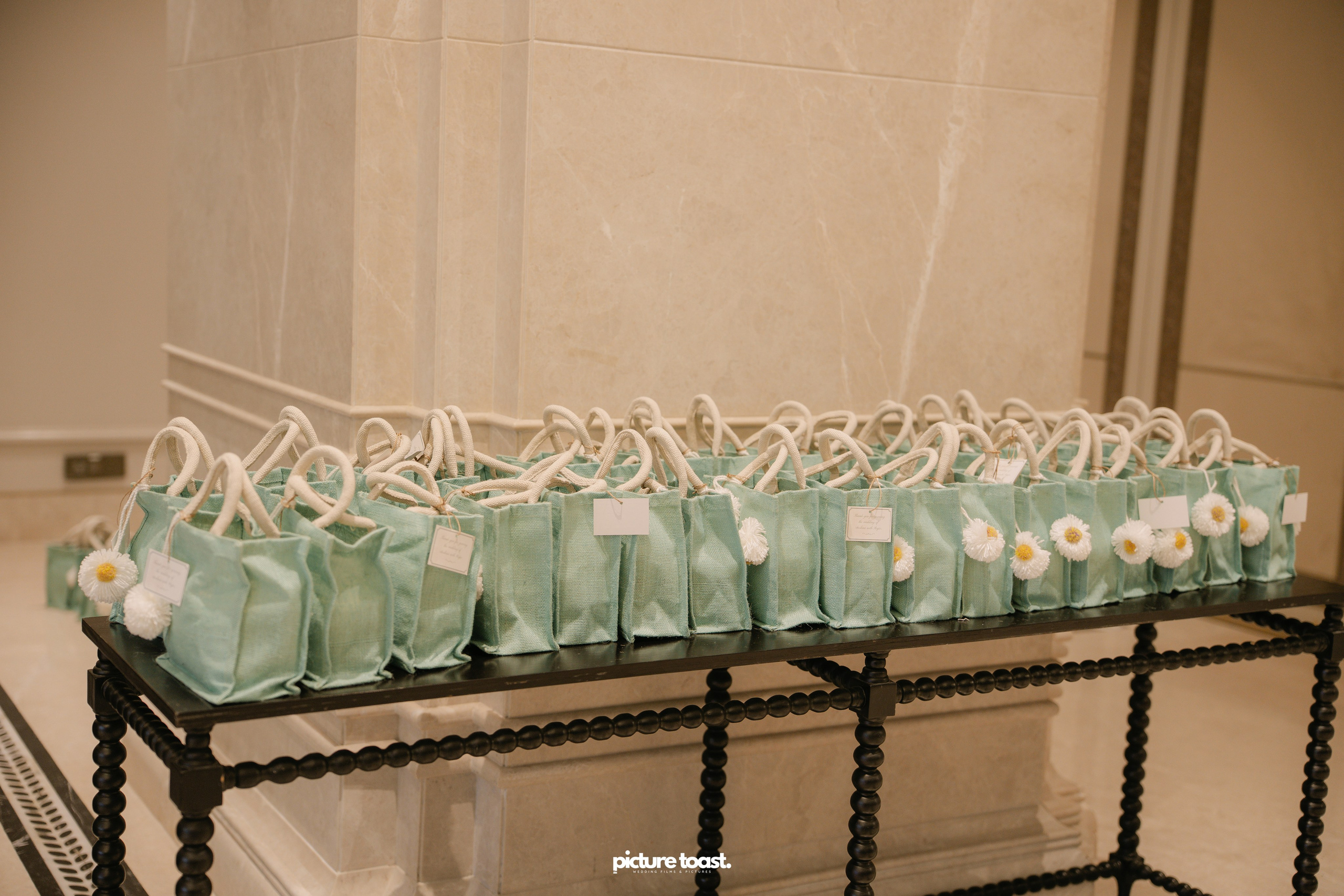 South Indian Wedding Ft. Aashna & Rajiv. Fine art Wedding Photographers in India & Canada