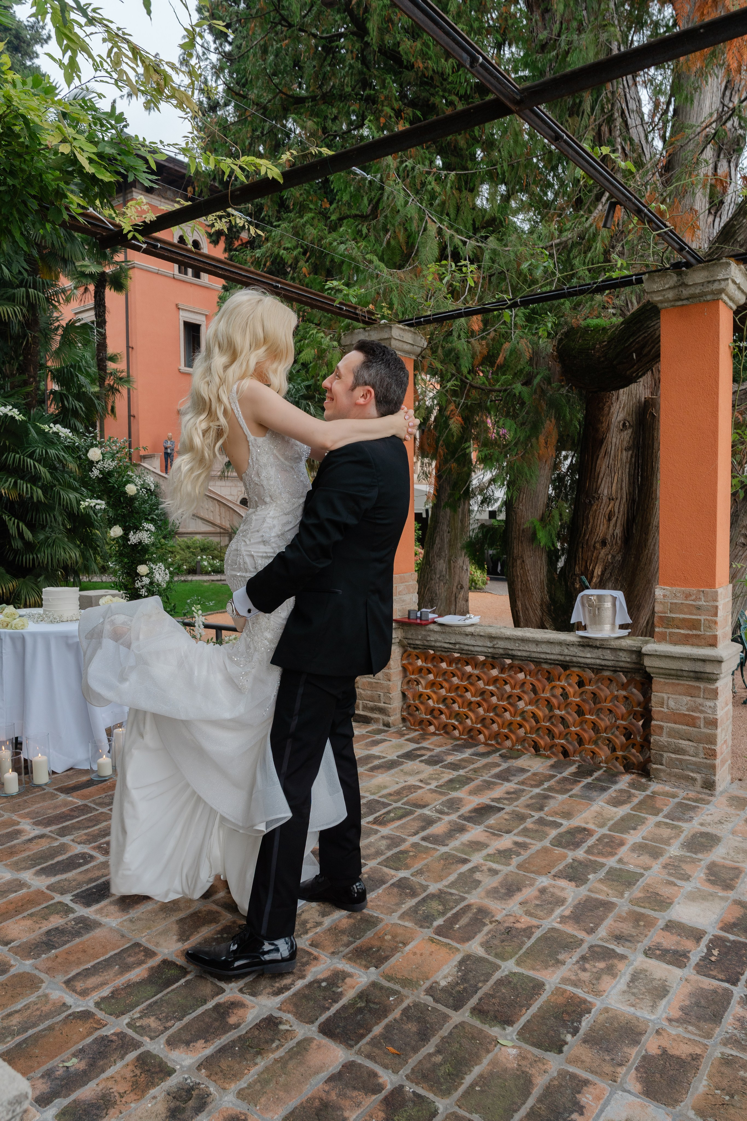 LINDSEY AND ROBERT _LAKE GARDA. PHOTOGRAPHER IN ITALY