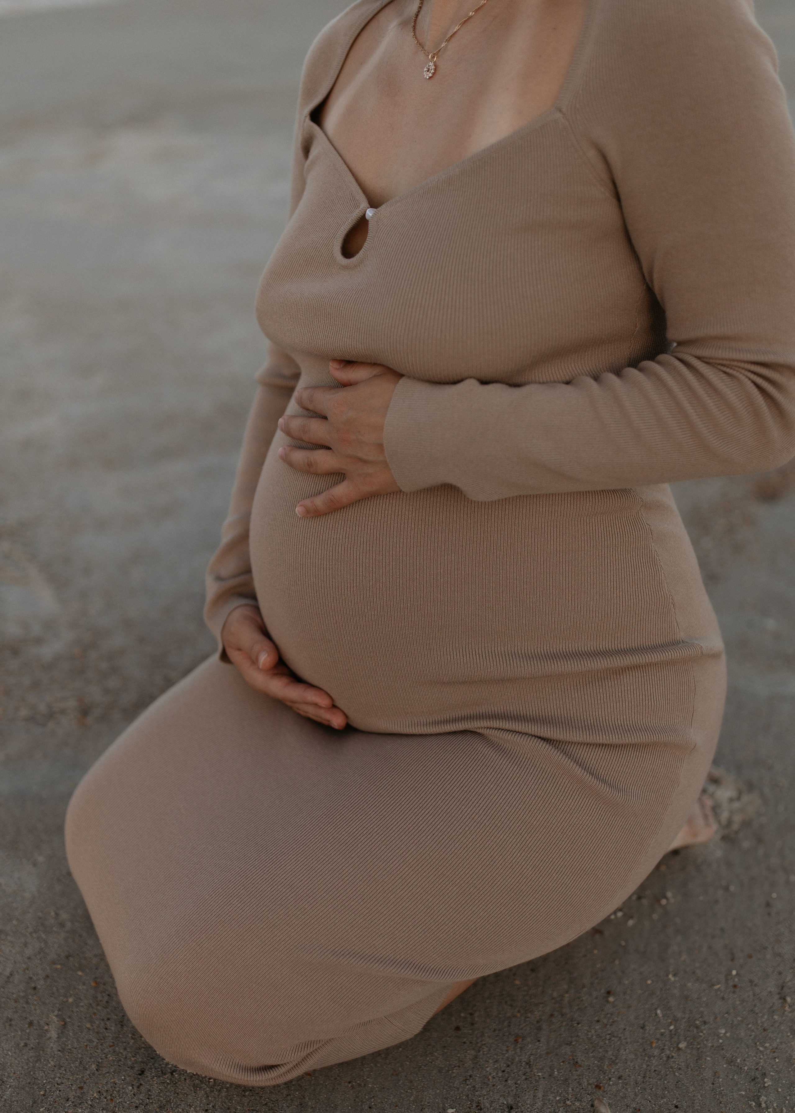 T + A Maternity at the Beach. Portrait and couples photographer in Florida, Valeriia Honcharova
