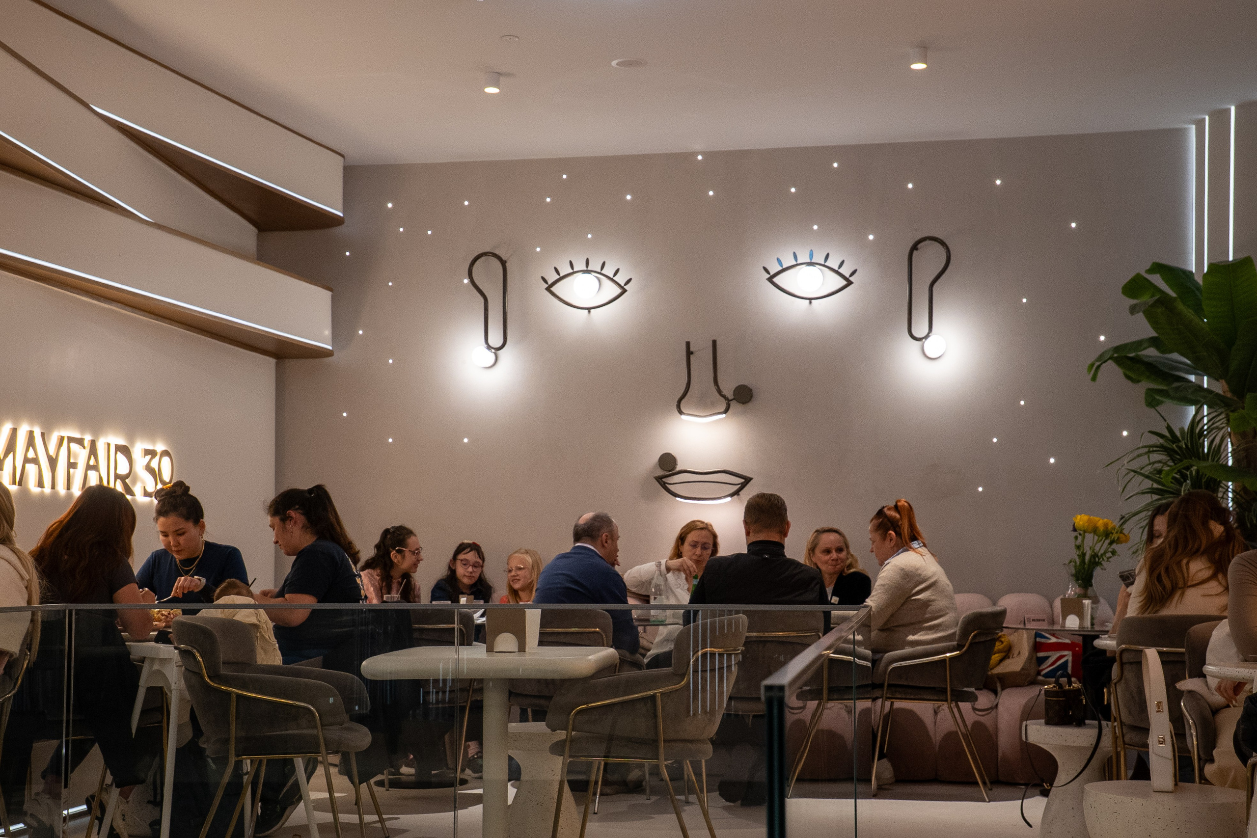 Mayfair 39. Creste si calatoreste
