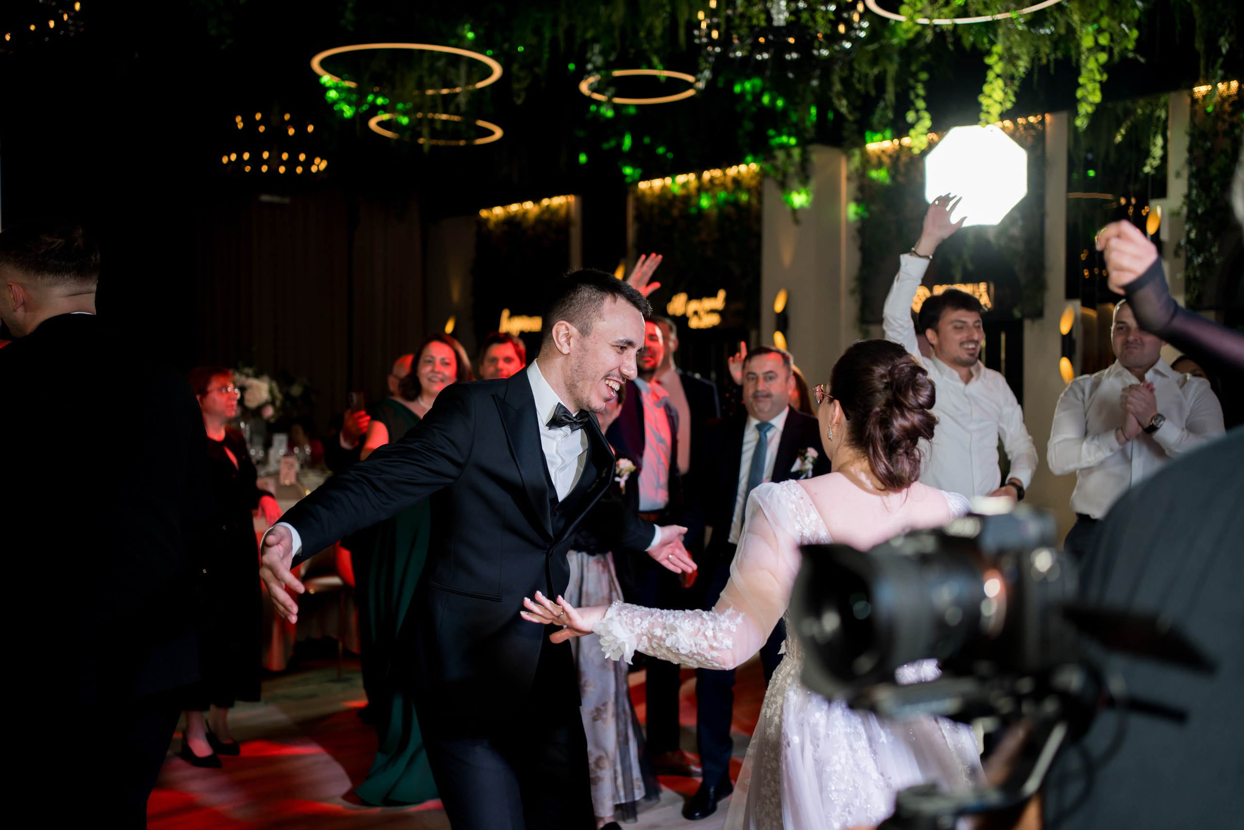 PARTY. Gabriel Florea — Fotograf nuntă București