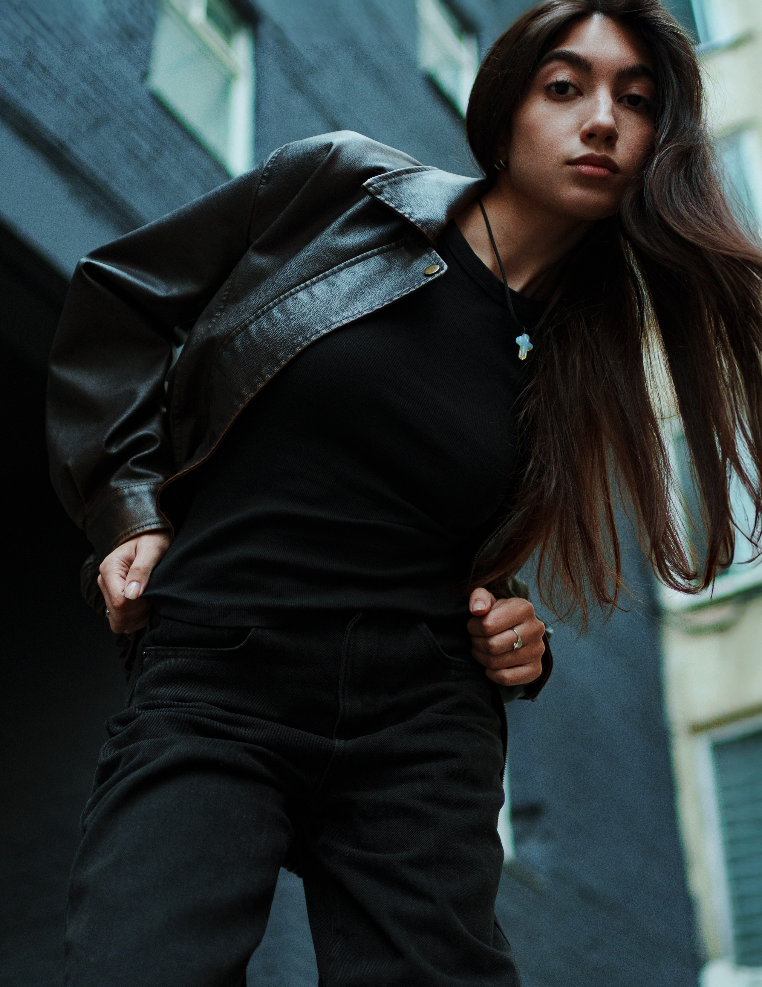 Street. Alisha Geva женский портретный фотограф в Дубае