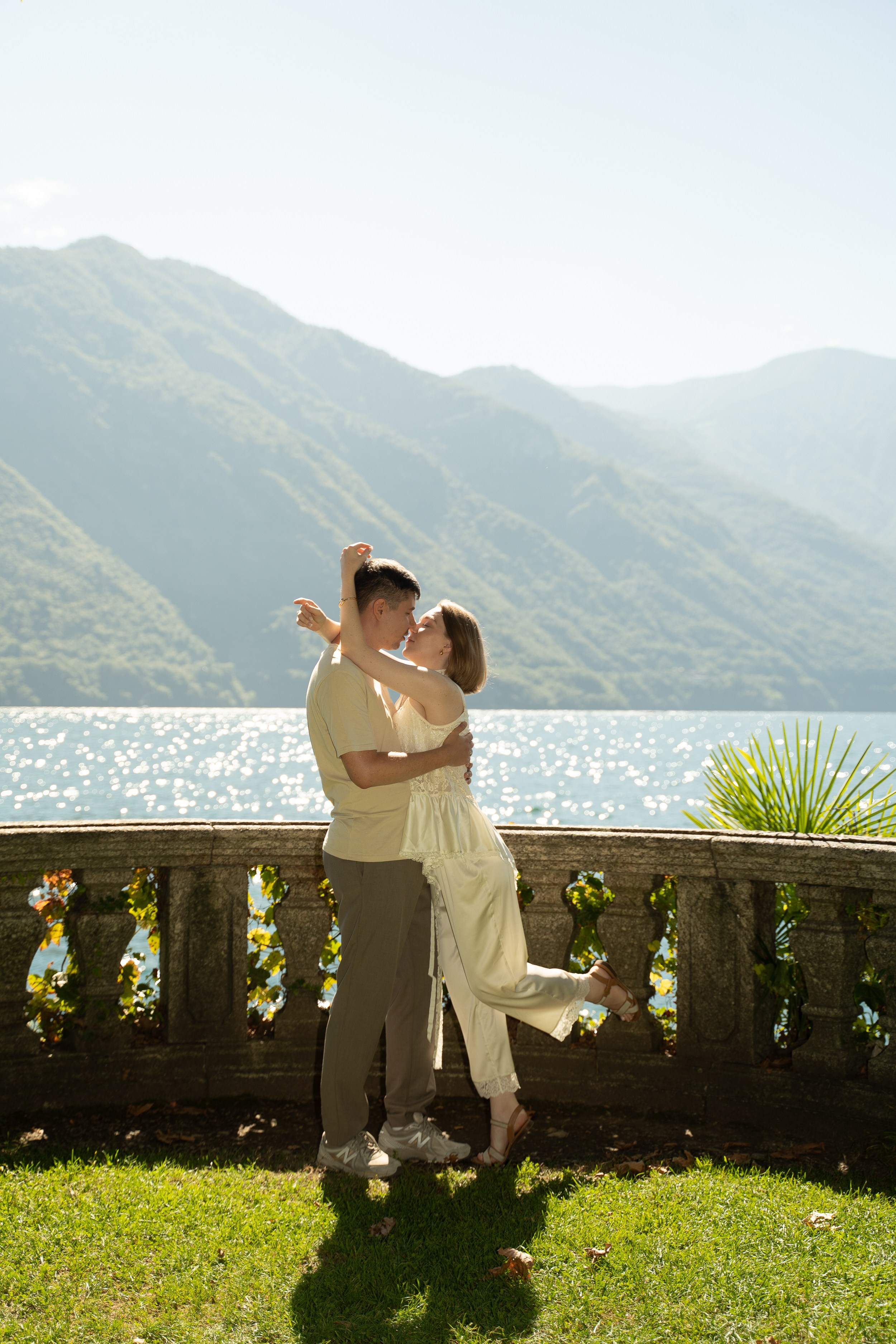 Love Story in Lake Como. Proposal Photographer in Lake Como