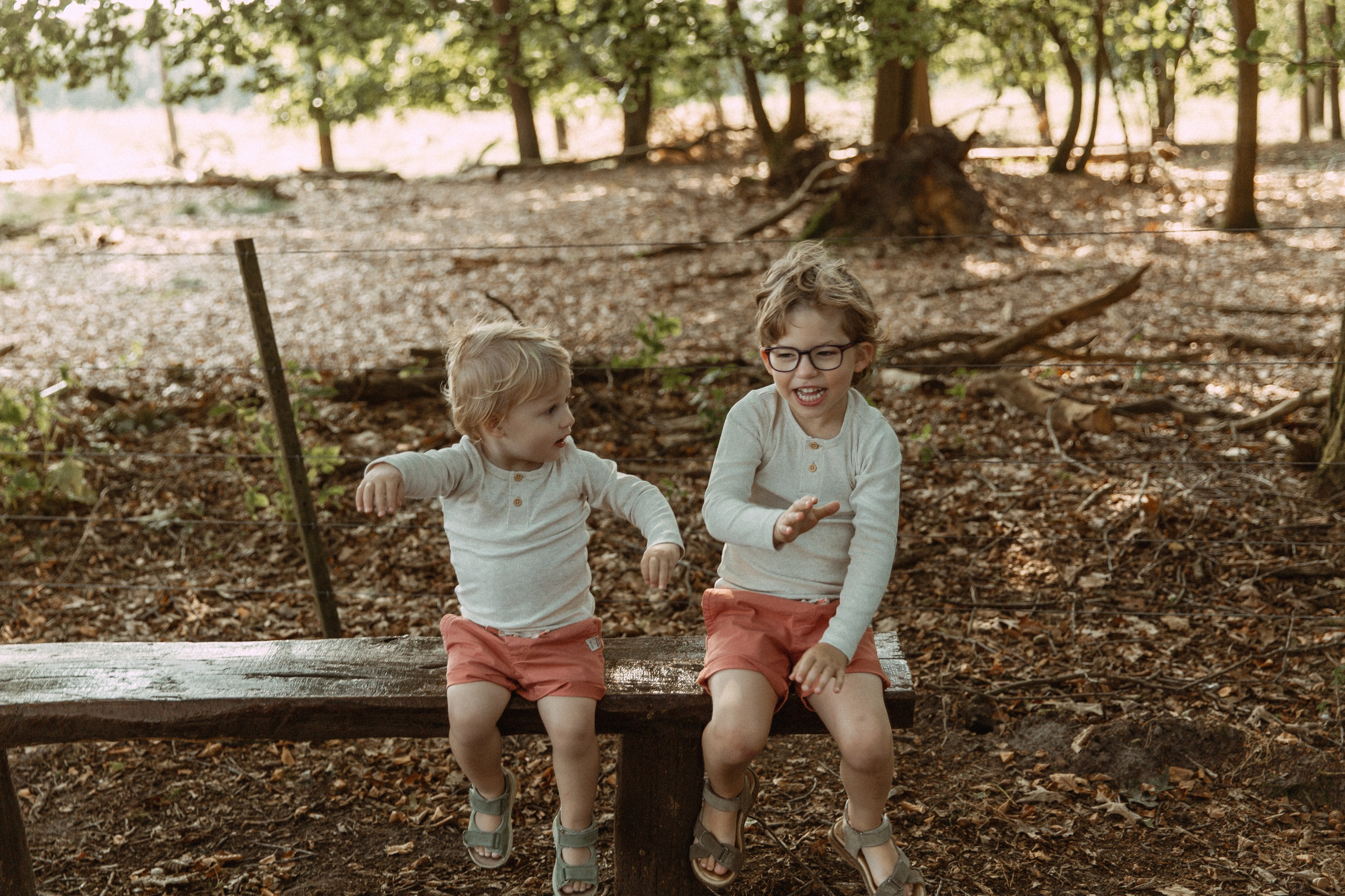 Семья из четырех, фотосессия в лесу. True self