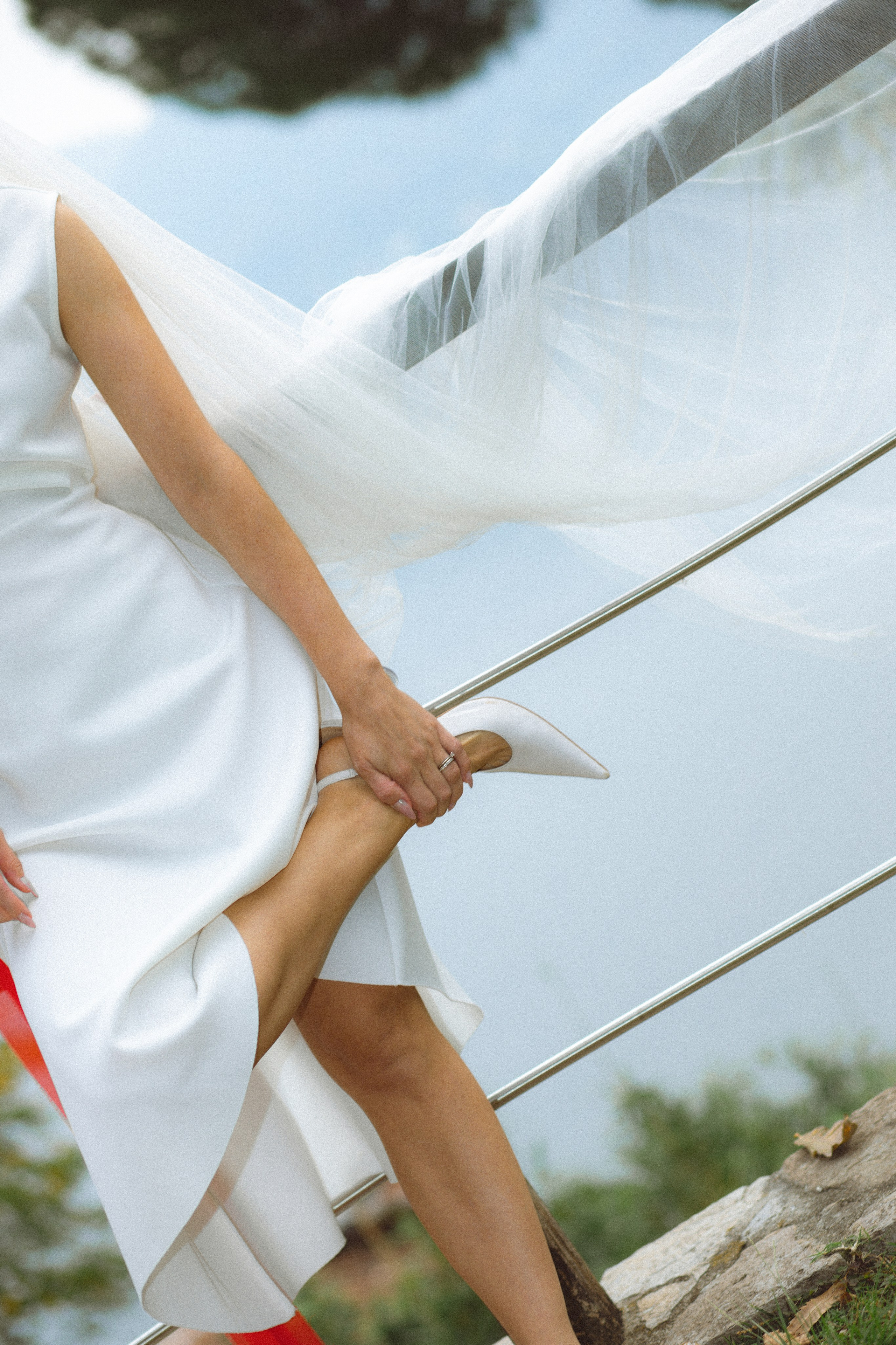 Julia — Red Wedding Editorial on Lake Como. Liza Bizzaro — Italy Wedding, Love Story & Portrait Photographer in Milan, Turin, Piedmont and Across Italy