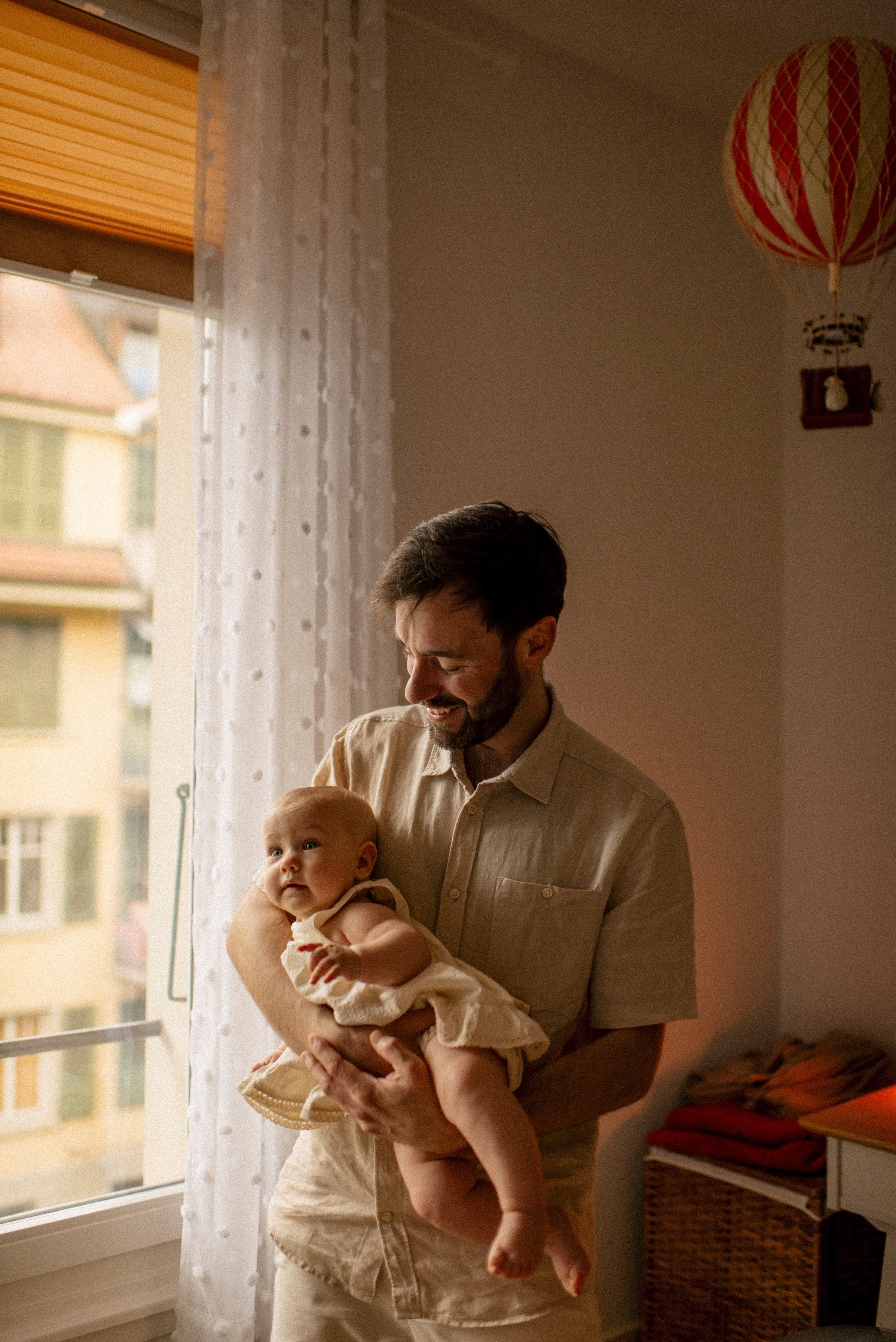 Malwina Rafael and Klara. Polina Sobol — family & documentary photographer in Bern. Outdoor & urban photo sessions for families, kids and couples