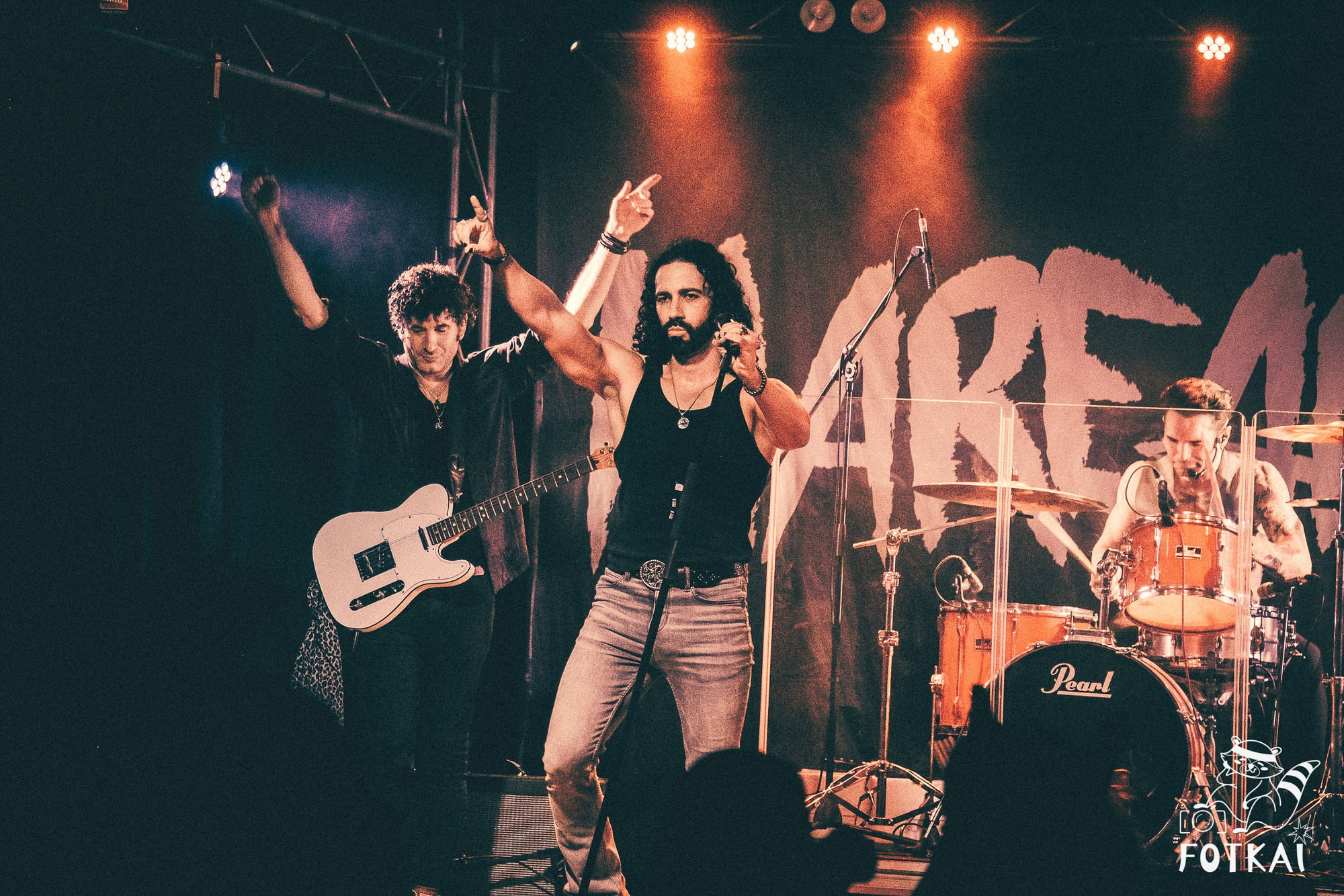 DENISDENIS — reportaje fotográfico del concierto en la Sala Marearock (Alicante) | FOTKAI