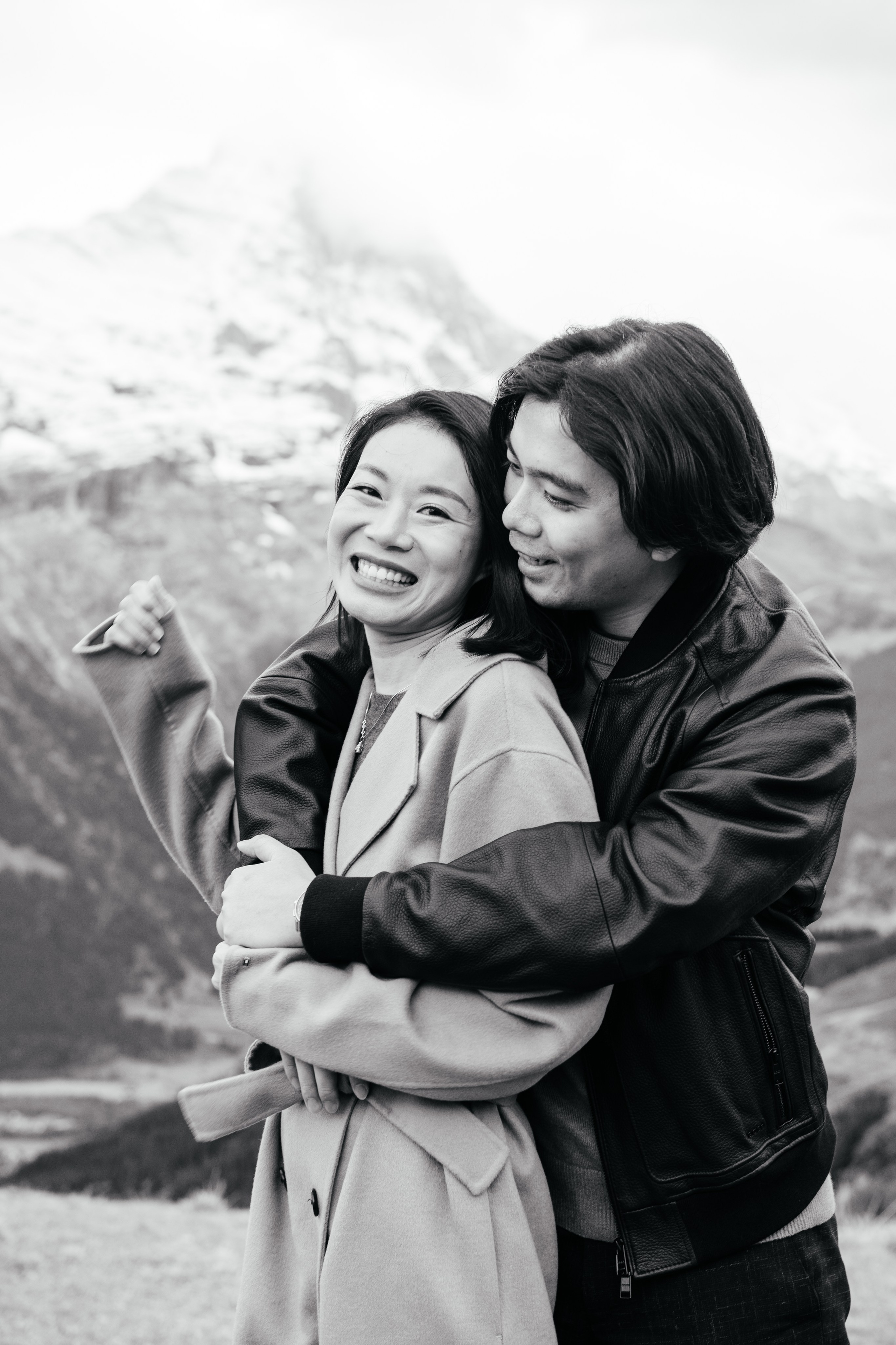 Kaiwen & Xiaoming Grindelwald, Switzerland. I am Elena Altendorfer. Wedding photographer in Zurich and Switzerland