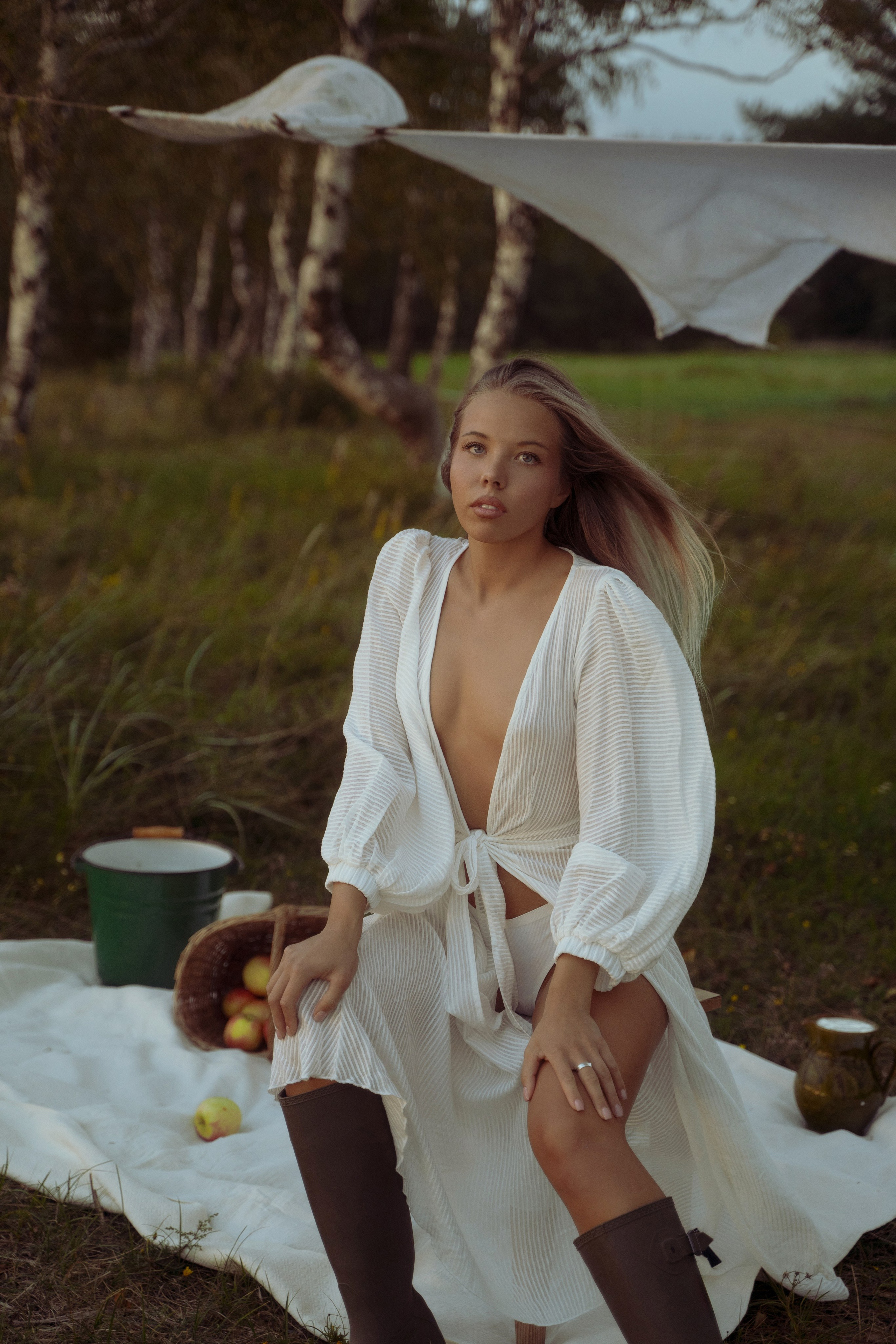 Storm, linen and milk