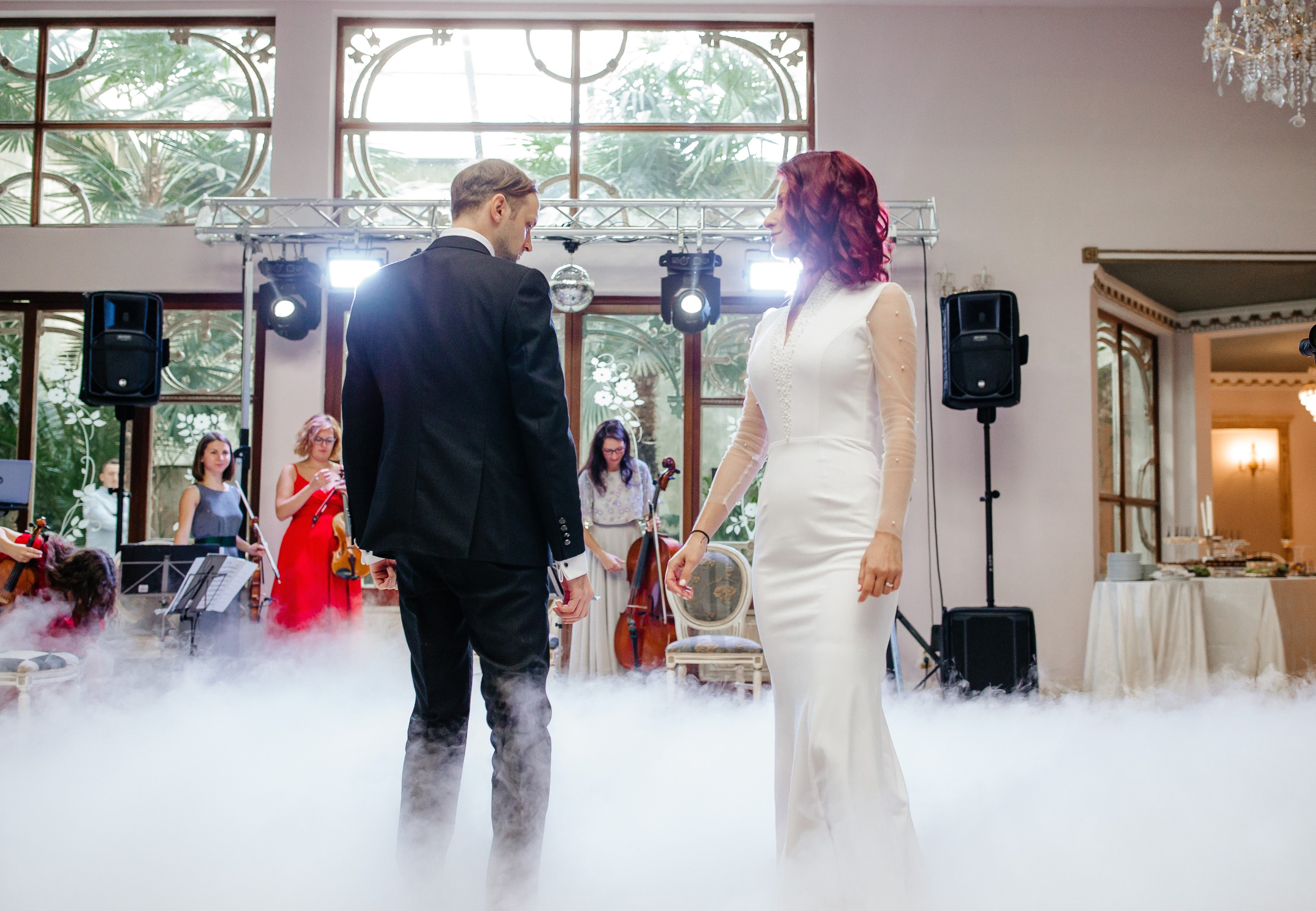 Nunta Elena & Tudor — Fotografie de nuntă în stil natural și elegant. Rares Bucur is a professional wedding photographer based in Cluj-Napoca, Romania, specializing in wedding photography