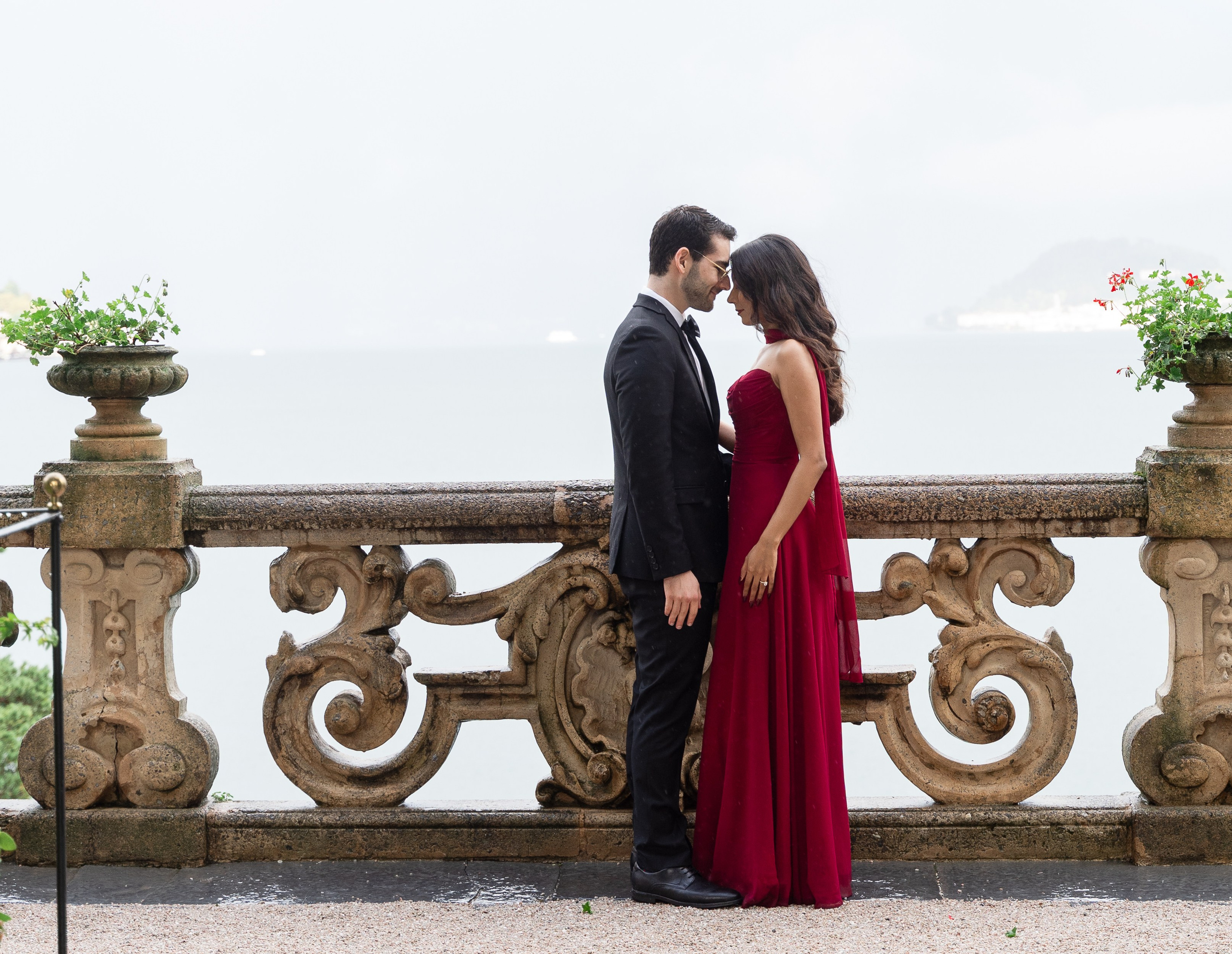 Engagement Photoshoot at the Villa Balbianello. Proposal Photographer in Lake Como