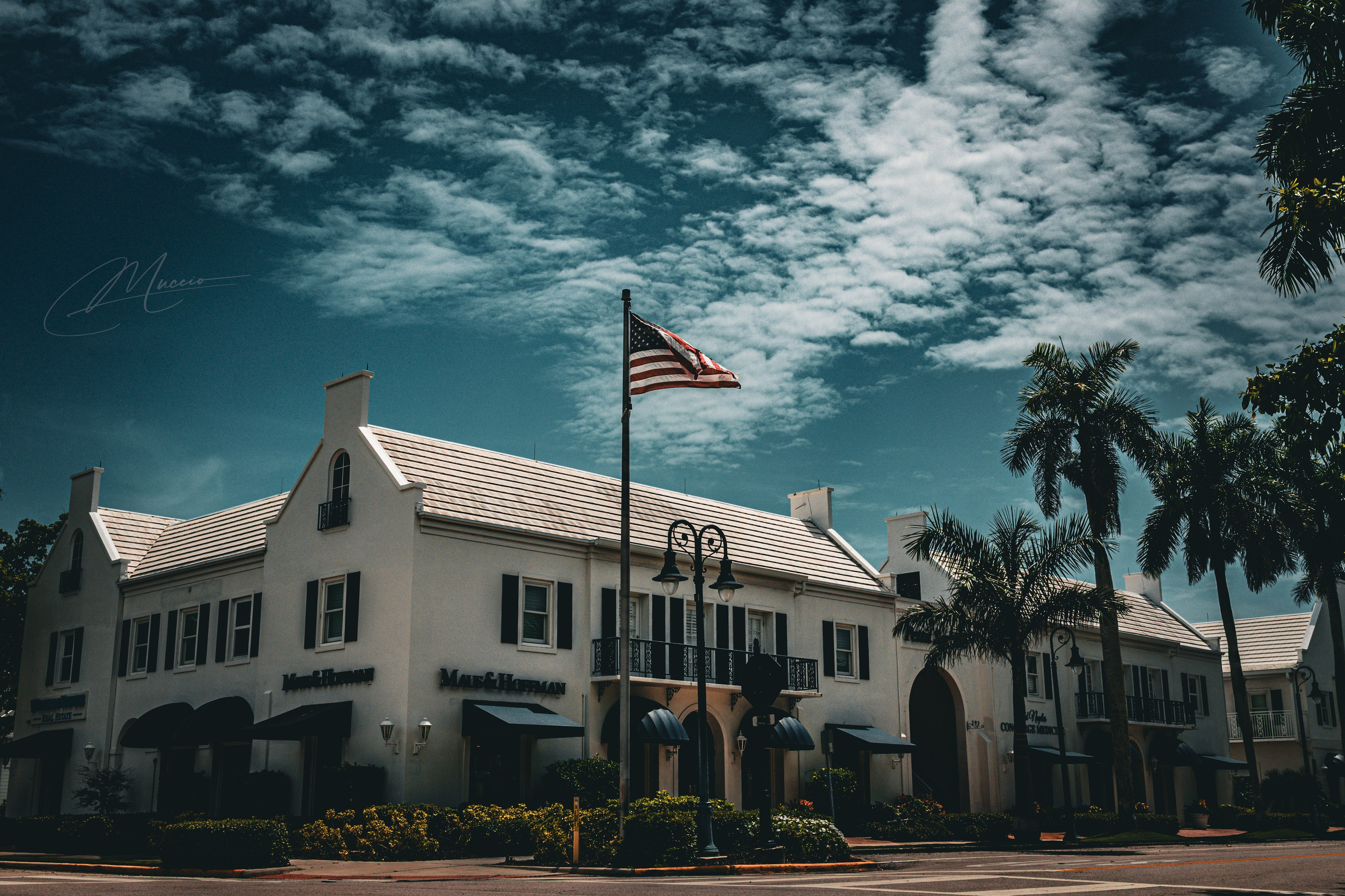 Aqualane. Out and About 239