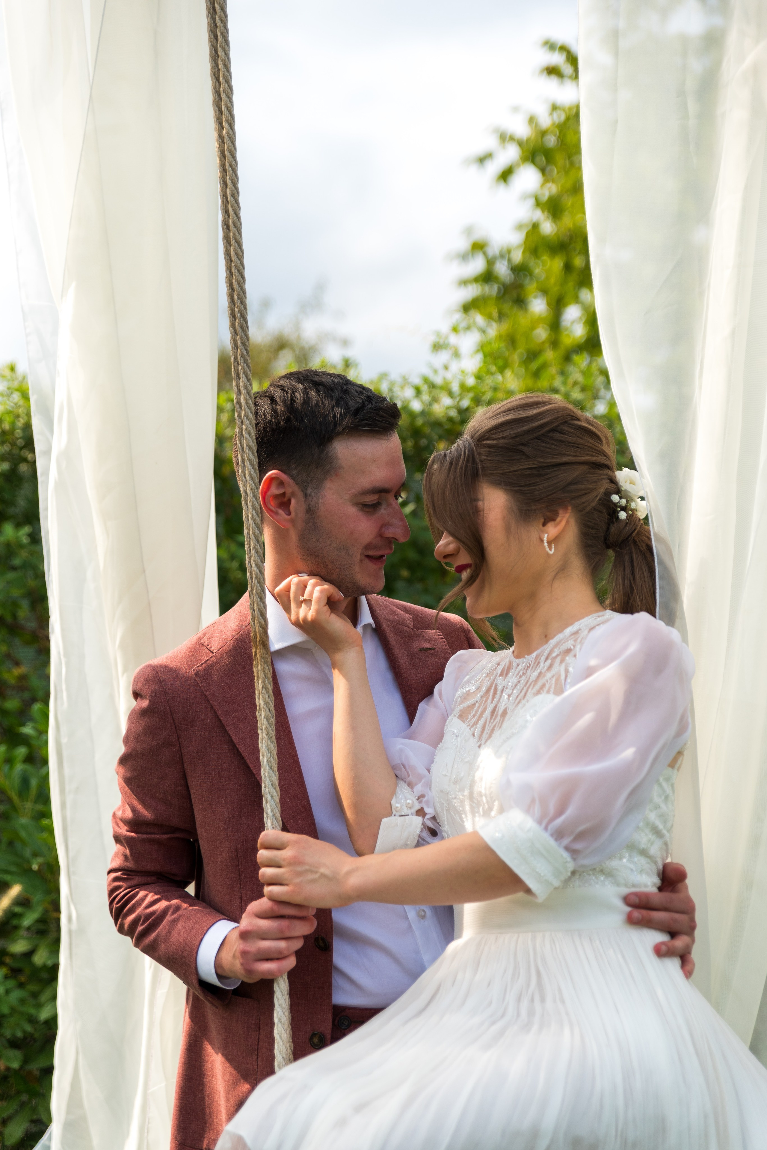 Blissful Garden photo session, wedding photos, Comana wedding photographer, Blissful Garden, wedding photos from the photo session, bridal posing, customs, professional wedding photography