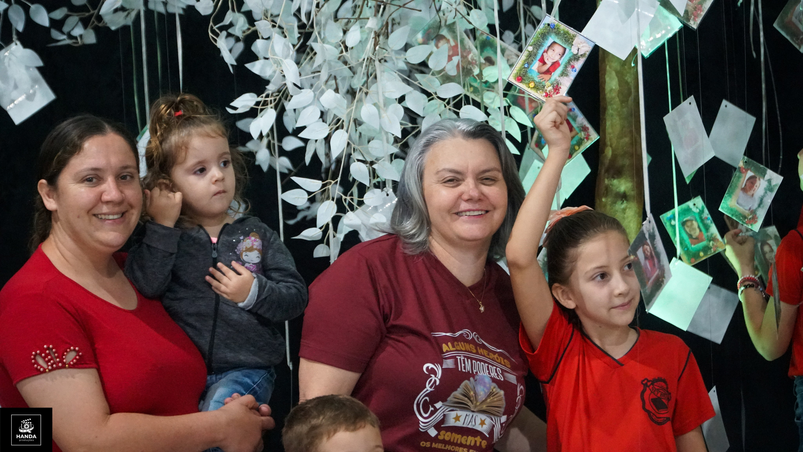 Noite autógrafos colégio Aurélio Buarque de Holanda. Handa Produções