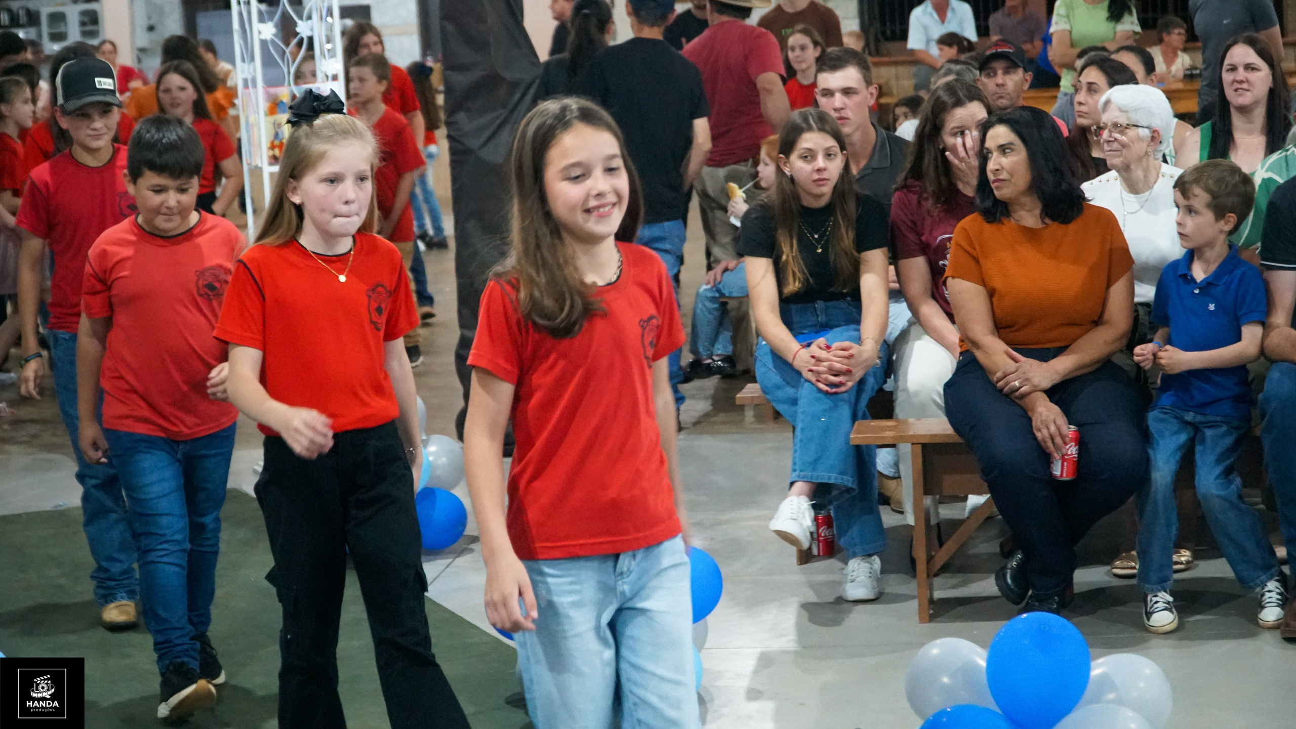 Noite autógrafos colégio Aurélio Buarque de Holanda. Handa Produções