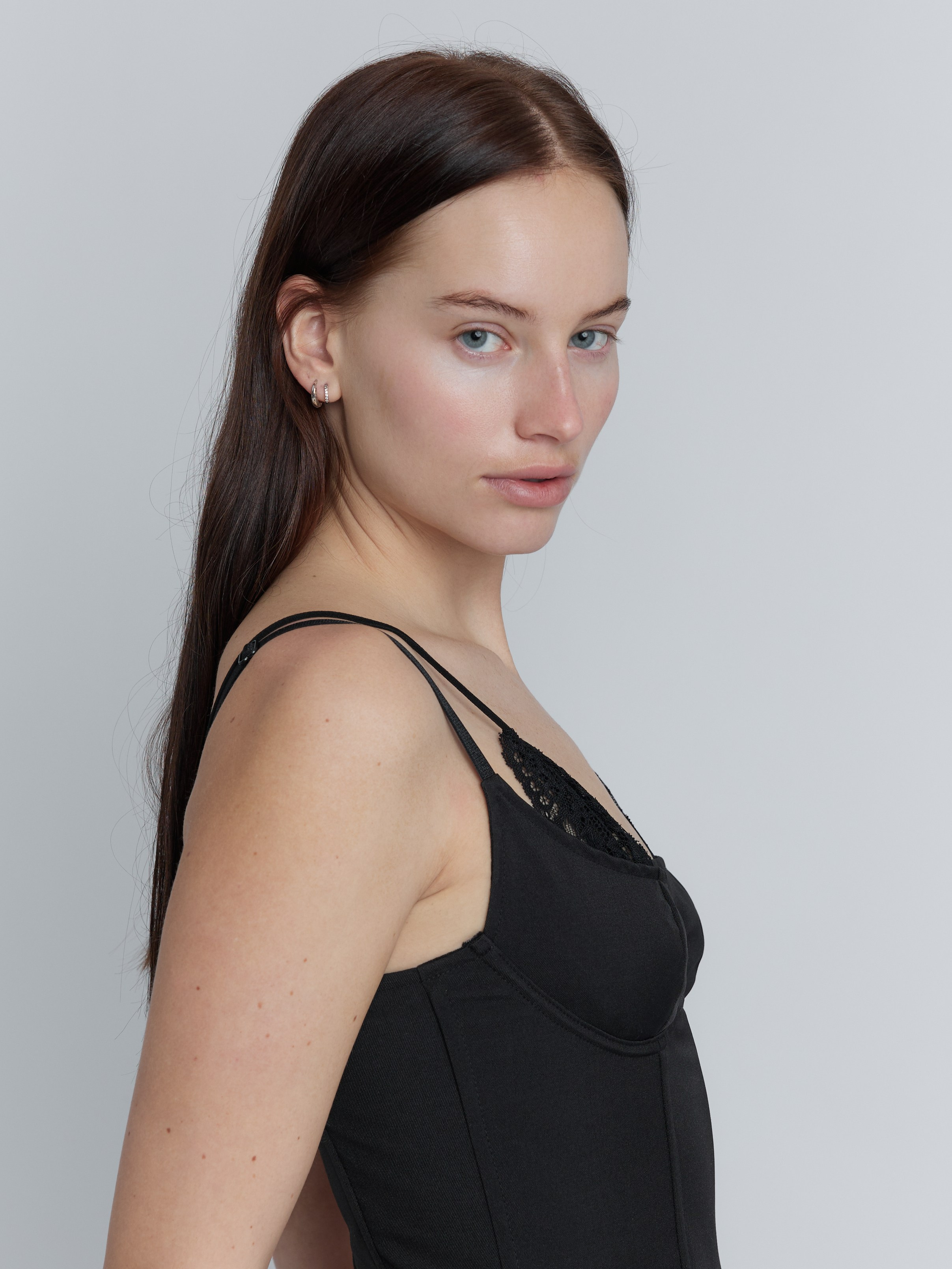 Three-quarter portrait for model digitals in Utah