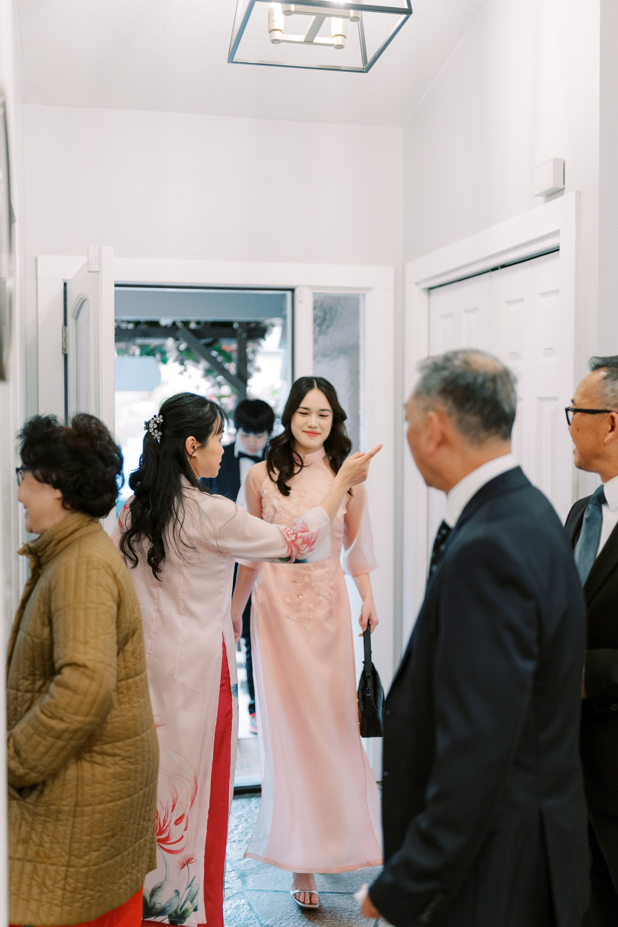 Vietnamese Tea Ceremony. Bellevue, WA. July 2024. EVAN ARISTOV WEDDING PHOTOGRAPHY — Seattle Wedding Photographer