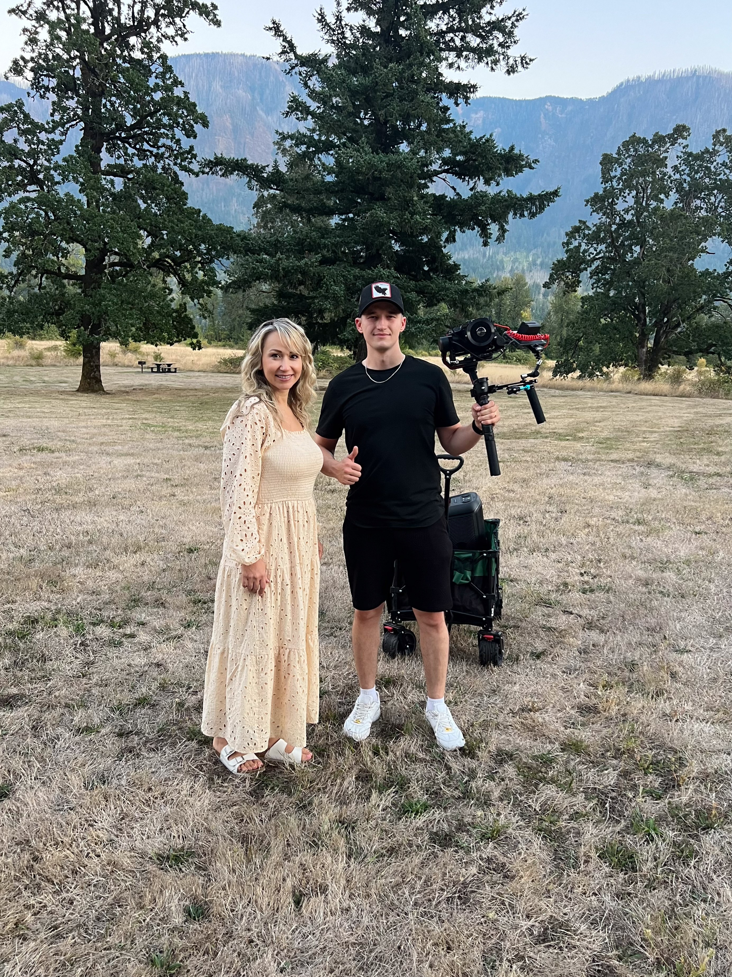 Eikanmedia | Photographer and videographer capturing weddings, families, engagements, pregnancy & newborns | Vancouver, WA | USA